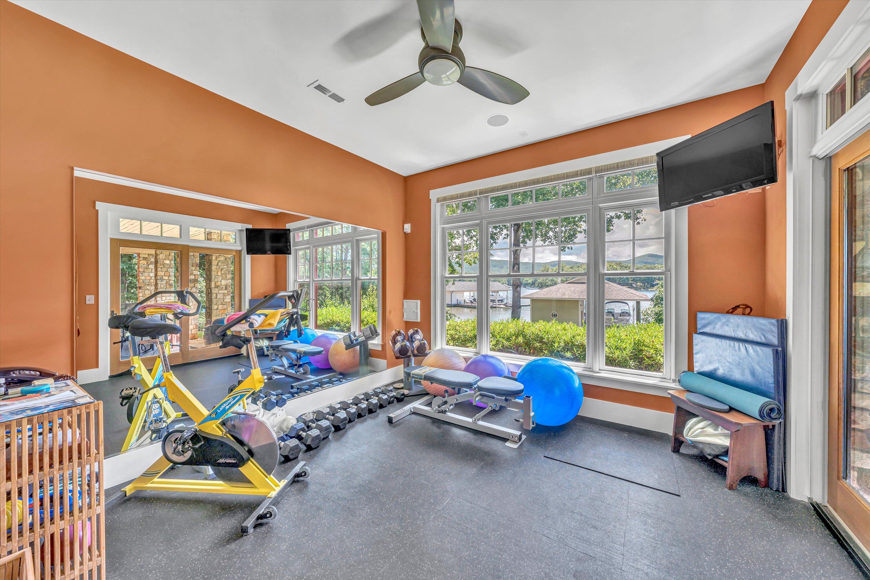 Penhook, Virginia 24137, United States, 5 Bedrooms Bedrooms, ,6 BathroomsBathrooms,Residential,Active,169644