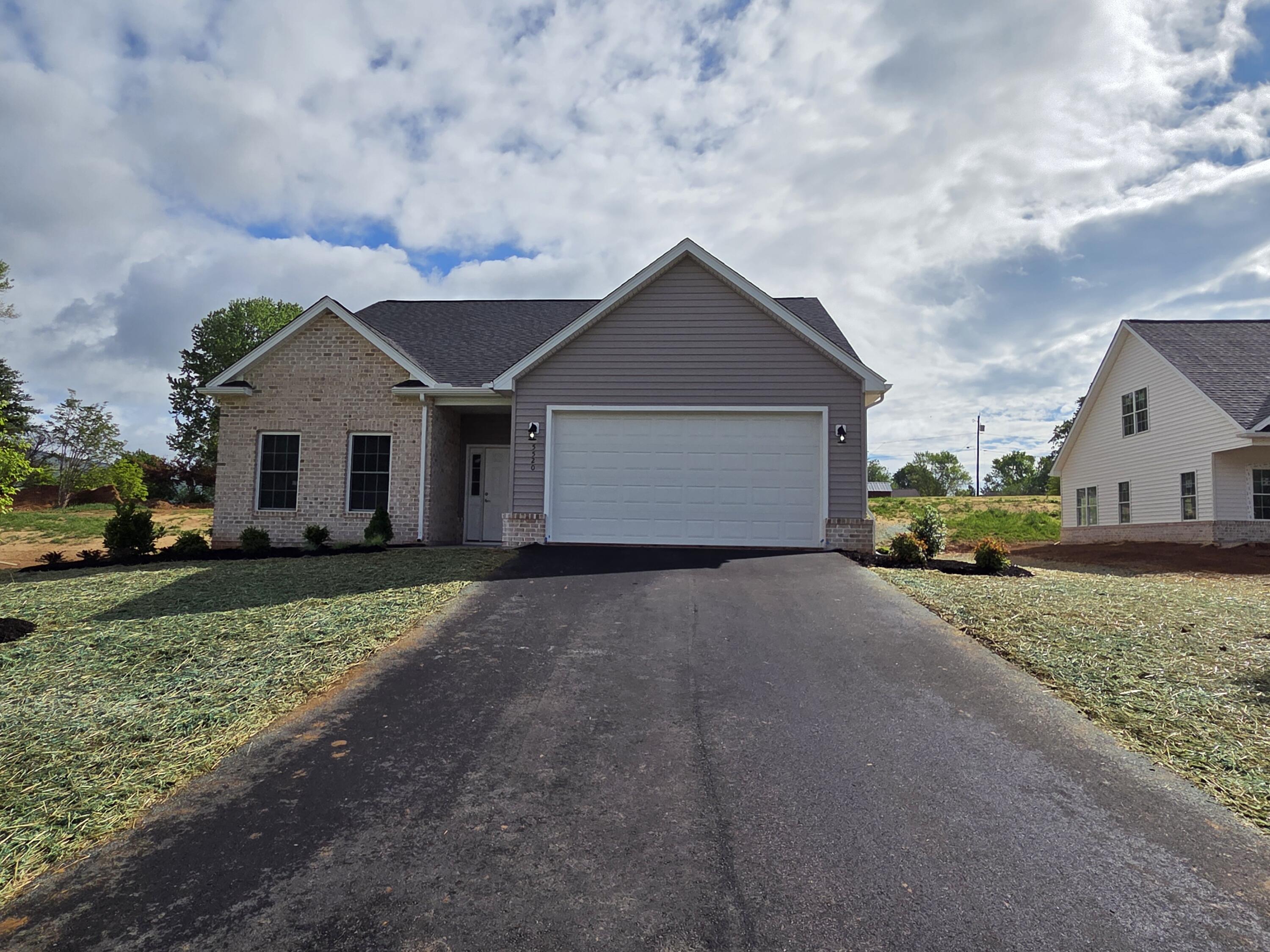5520 New Pleasant Way, Salem, Virginia image 2