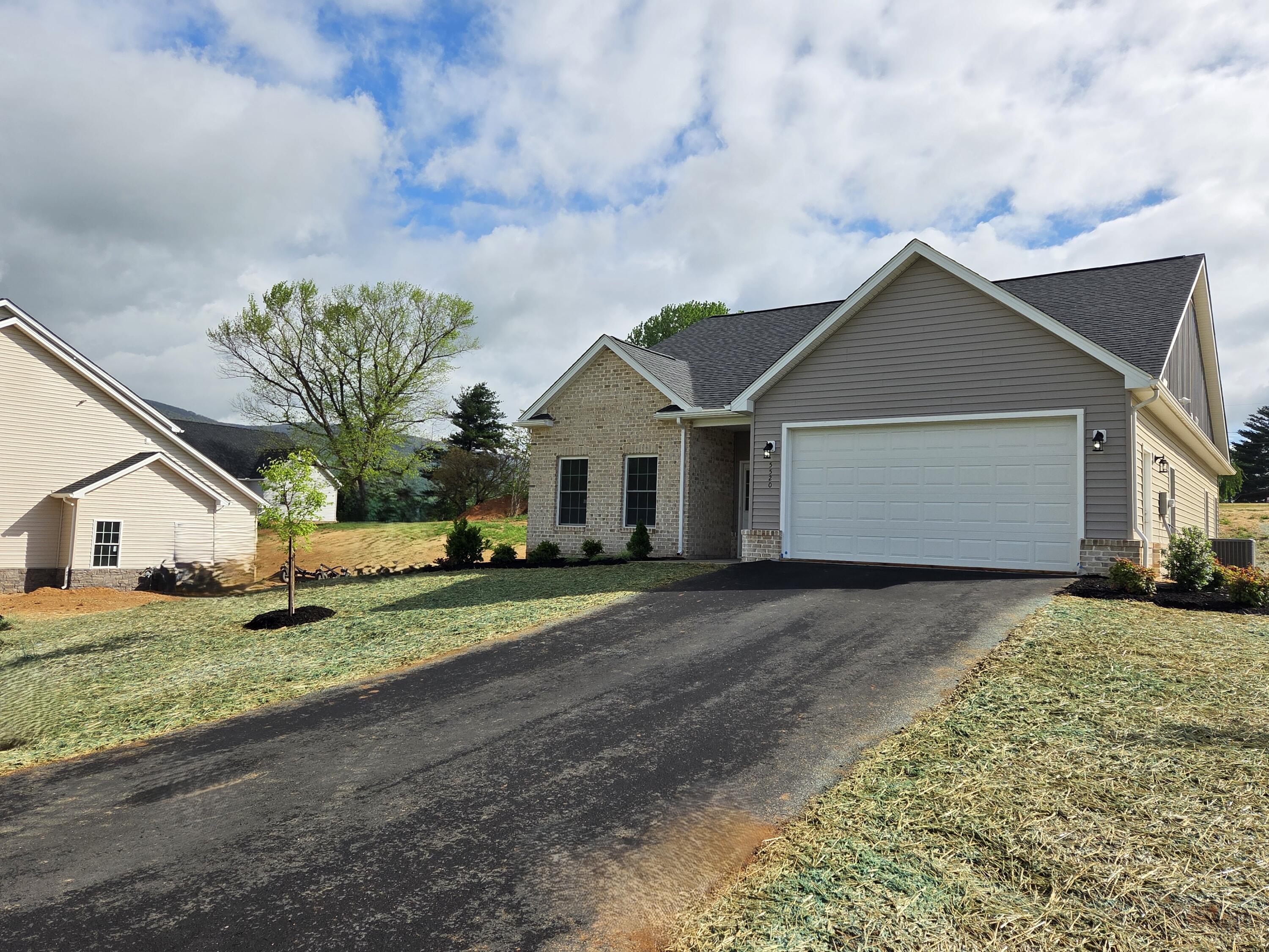 5520 New Pleasant Way, Salem, Virginia image 4
