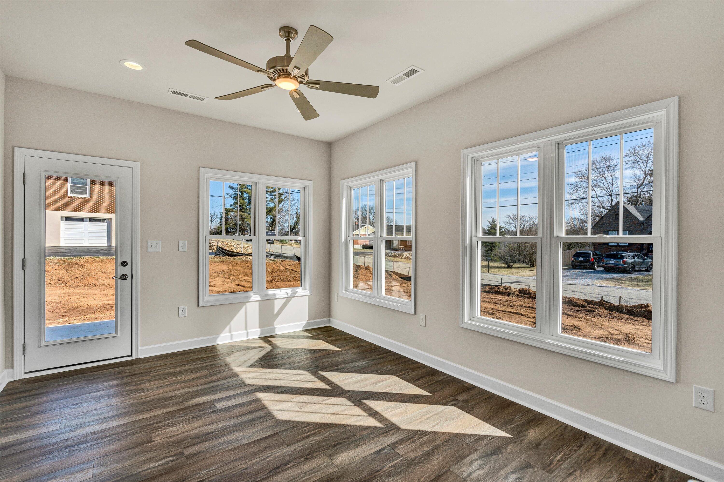 401 Decatur Cir, Salem, Virginia image 9