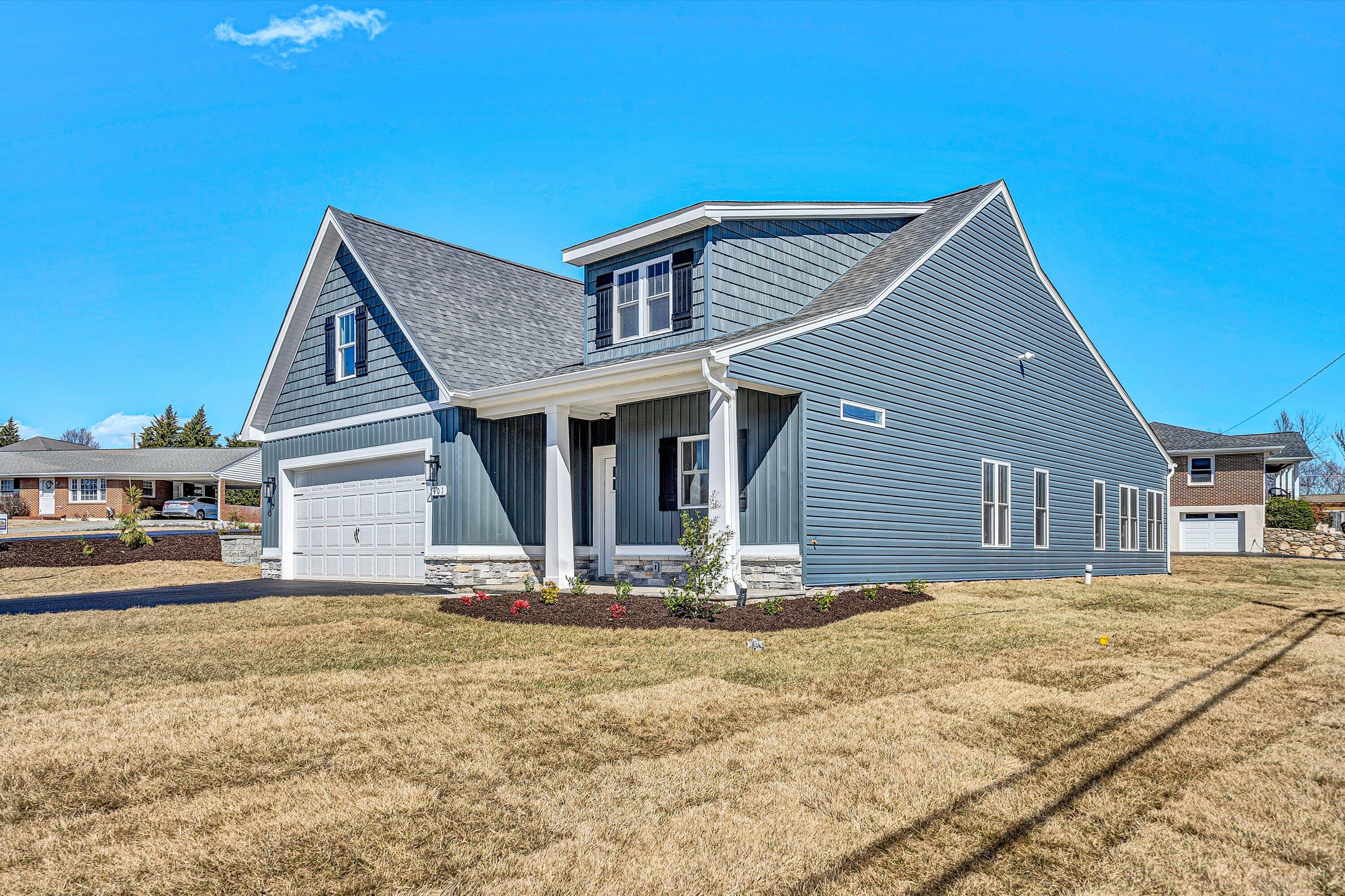 401 Decatur Cir, Salem, Virginia image 2