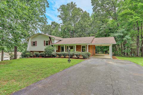Photo of 120 Forest Hill LN, Rocky Mount, VA 24151 (MLS # 930605)