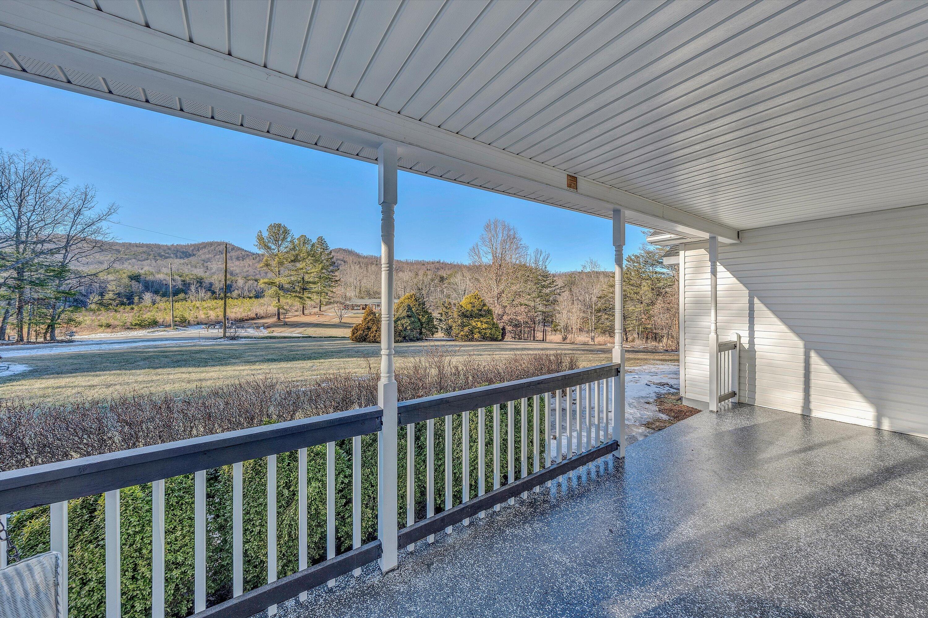 35 Middle Ridge Dr, Callaway, Virginia image 5