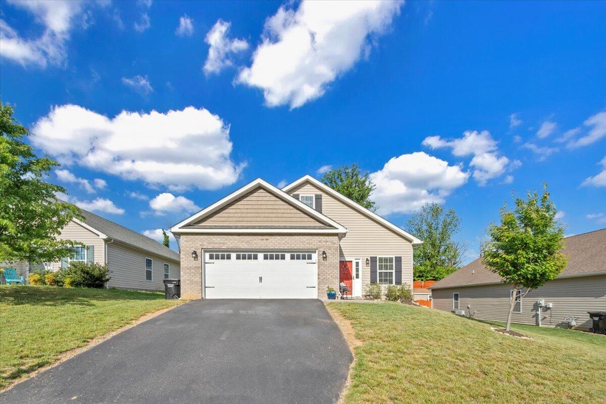 2009 Lawson Ln, Vinton, Virginia image 2