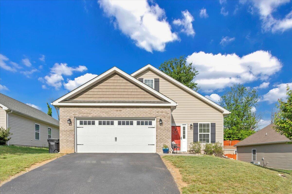 2009 Lawson Ln, Vinton, Virginia image 1