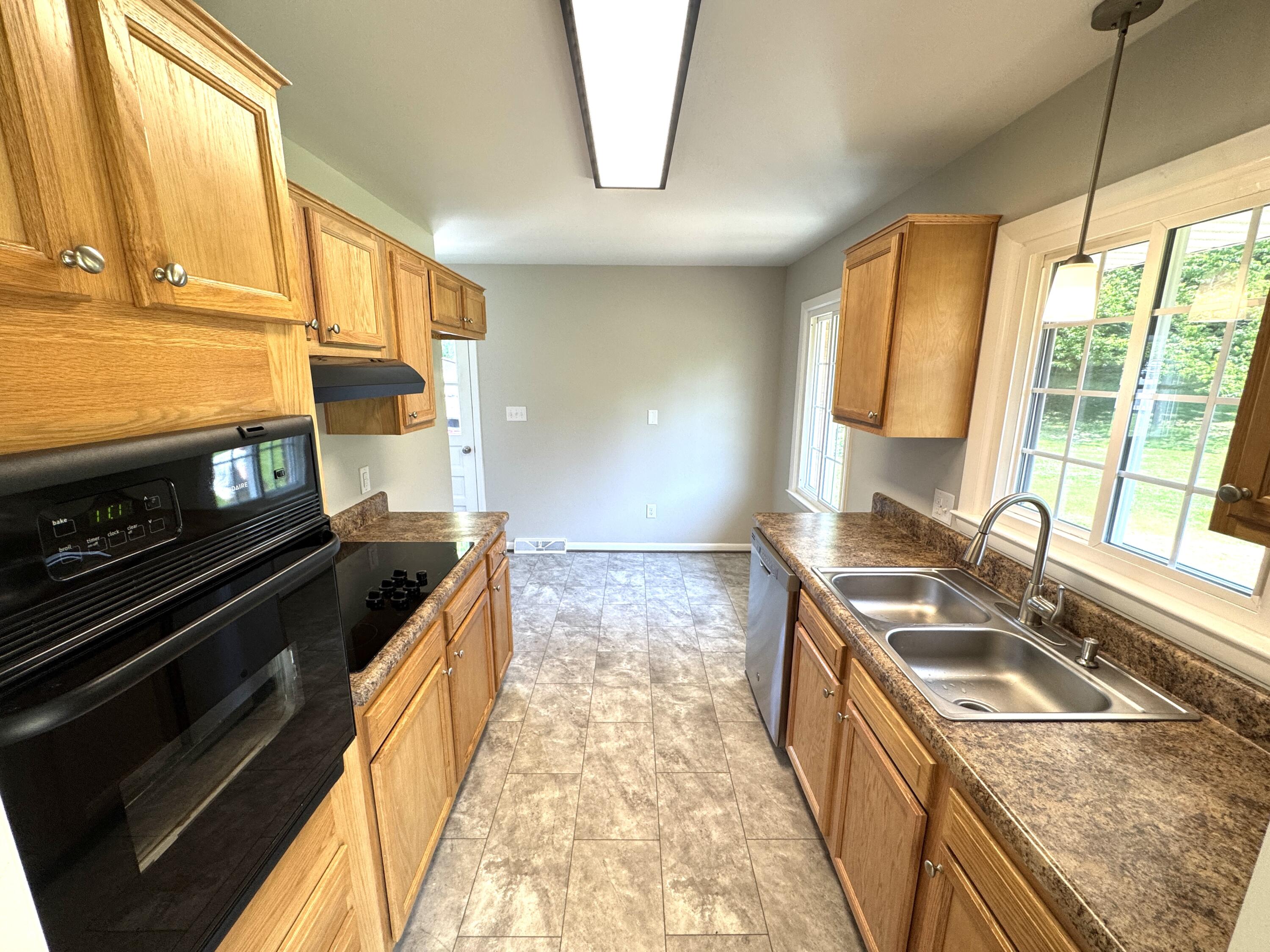 4566 Girard Dr, Roanoke, Virginia image 5