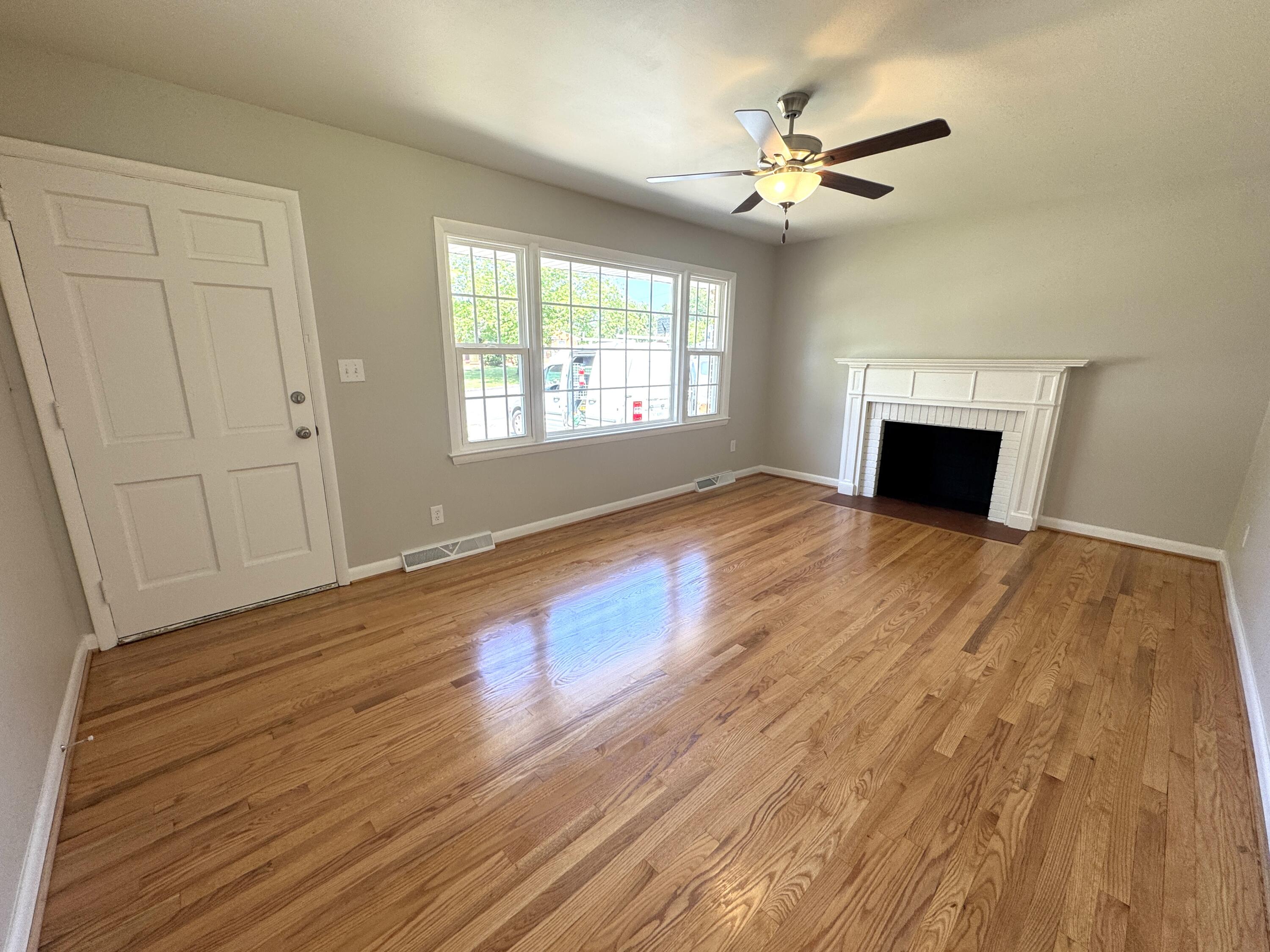 4566 Girard Dr, Roanoke, Virginia image 3