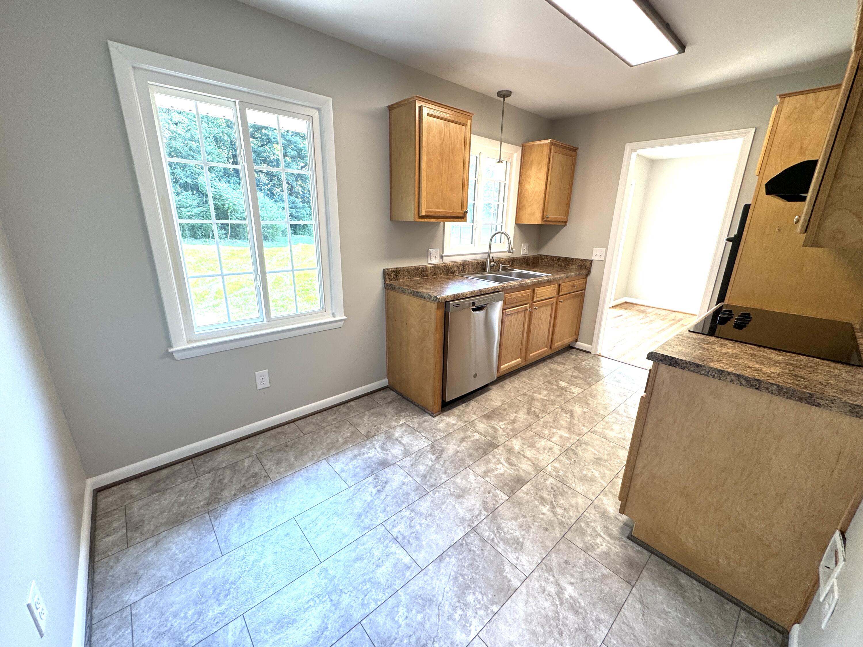 4566 Girard Dr, Roanoke, Virginia image 7