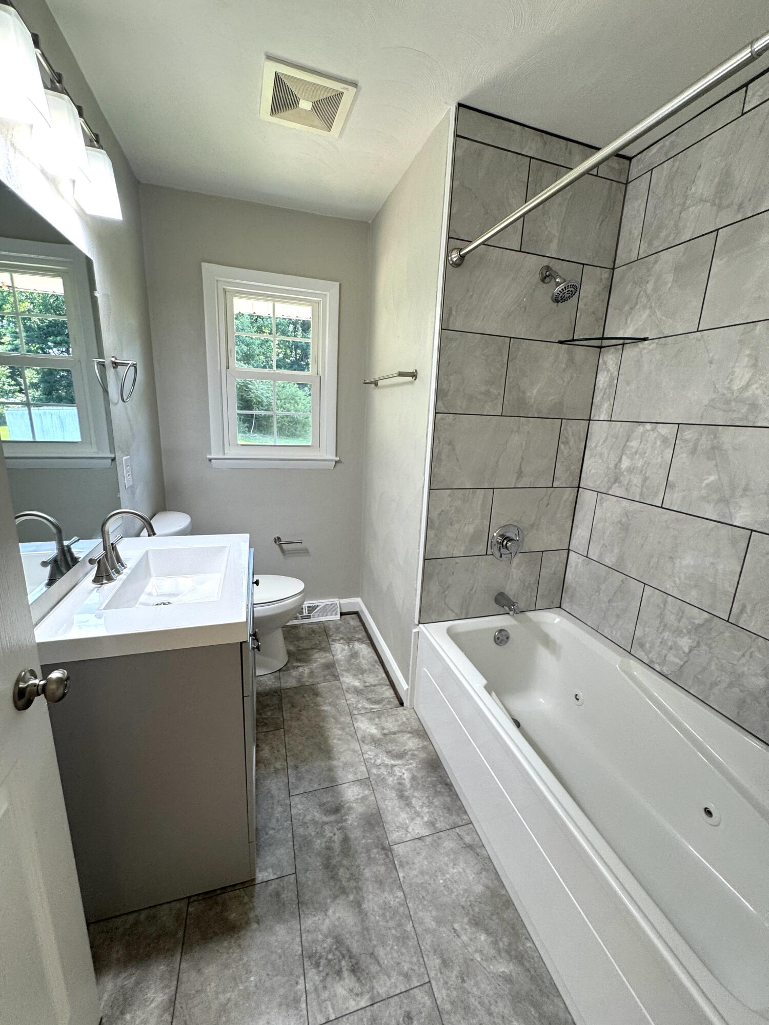 4566 Girard Dr, Roanoke, Virginia image 10