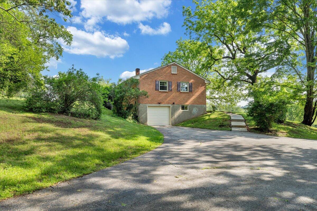 1170 Beaver Dam Rd, Buchanan, Virginia image 6