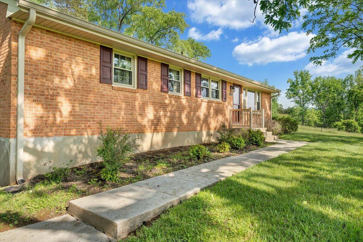 1170 Beaver Dam Rd, Buchanan, Virginia image 3