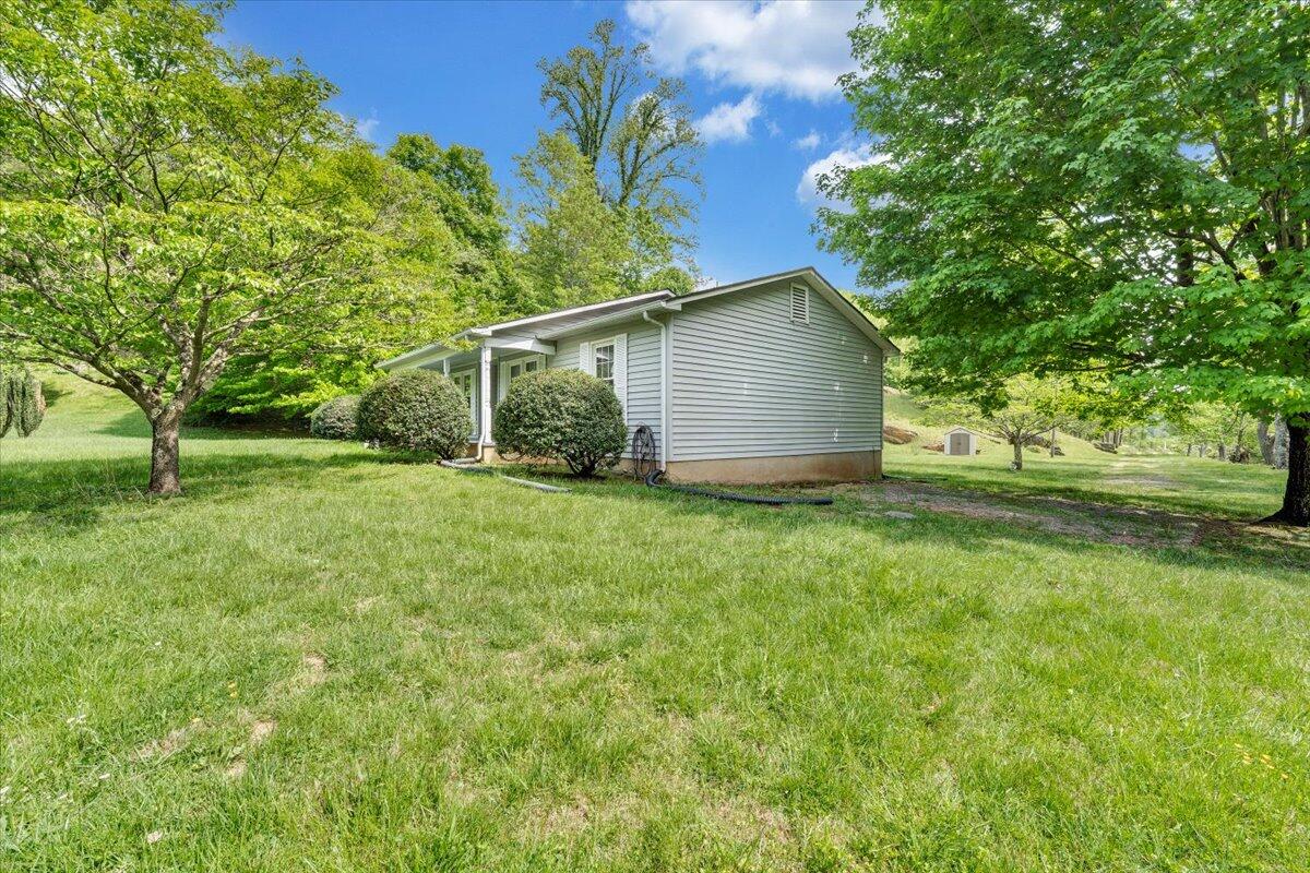 1567 Runnett Bag Rd, Ferrum, Virginia image 5