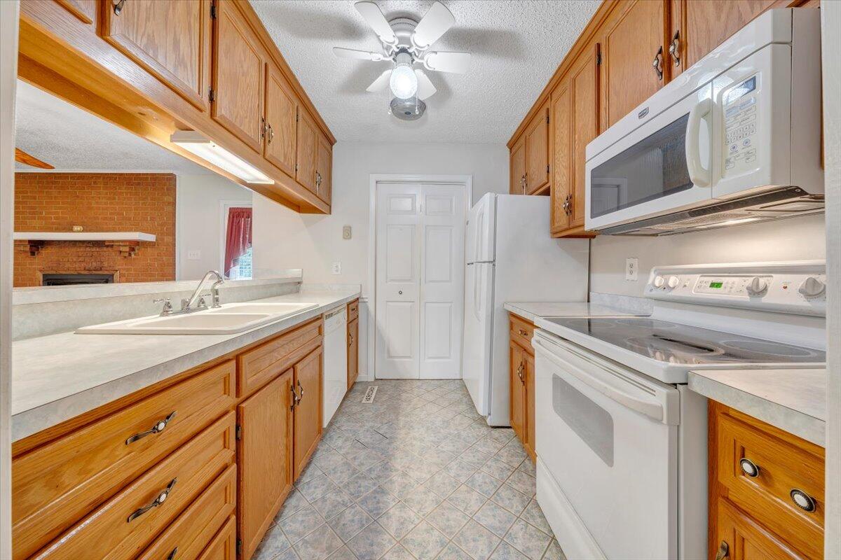 1567 Runnett Bag Rd, Ferrum, Virginia image 15