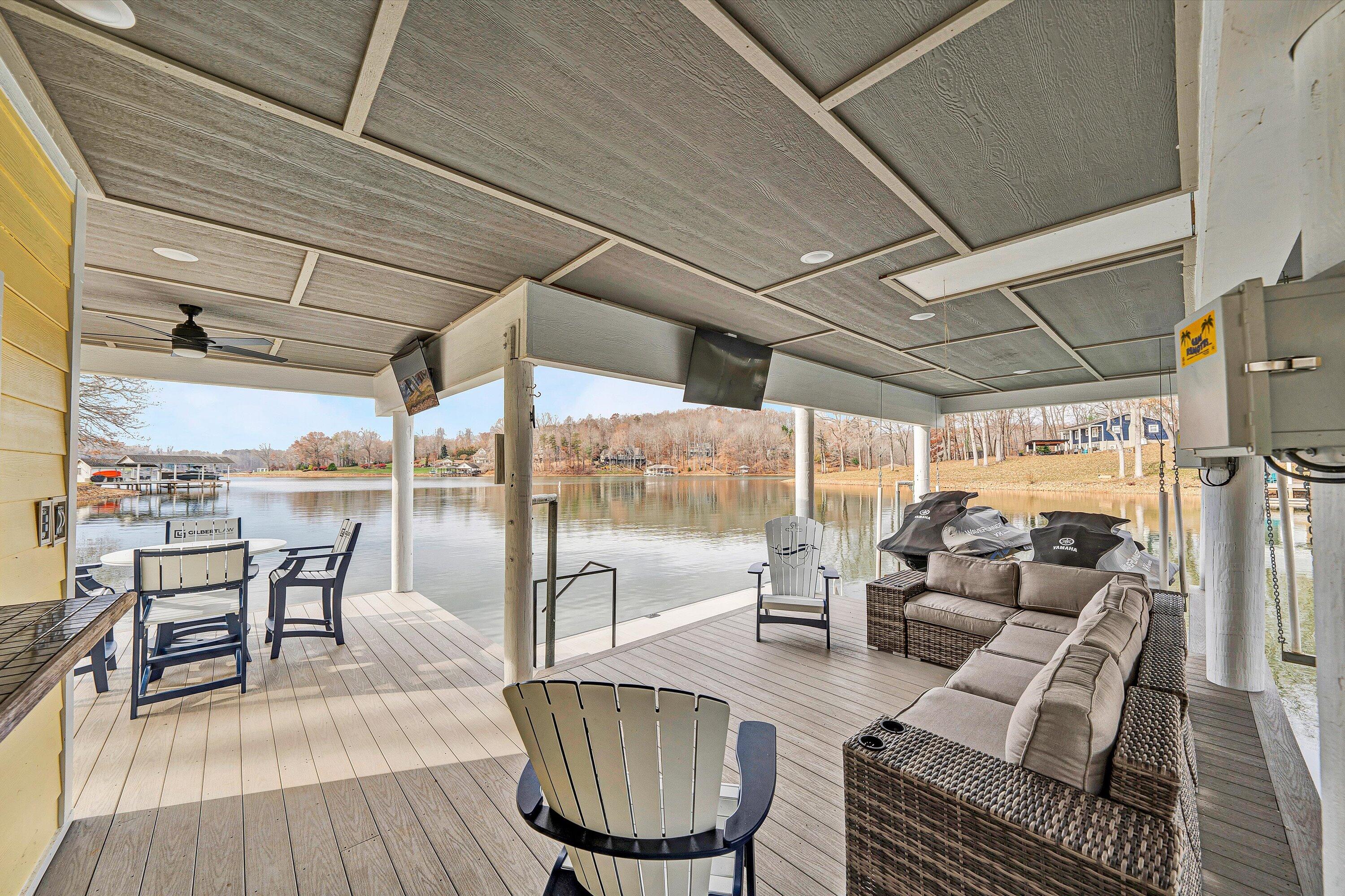 Wirtz, Virginia, 24184, United States, 5 Bedrooms Bedrooms, ,4 BathroomsBathrooms,Residential,Active,2032425