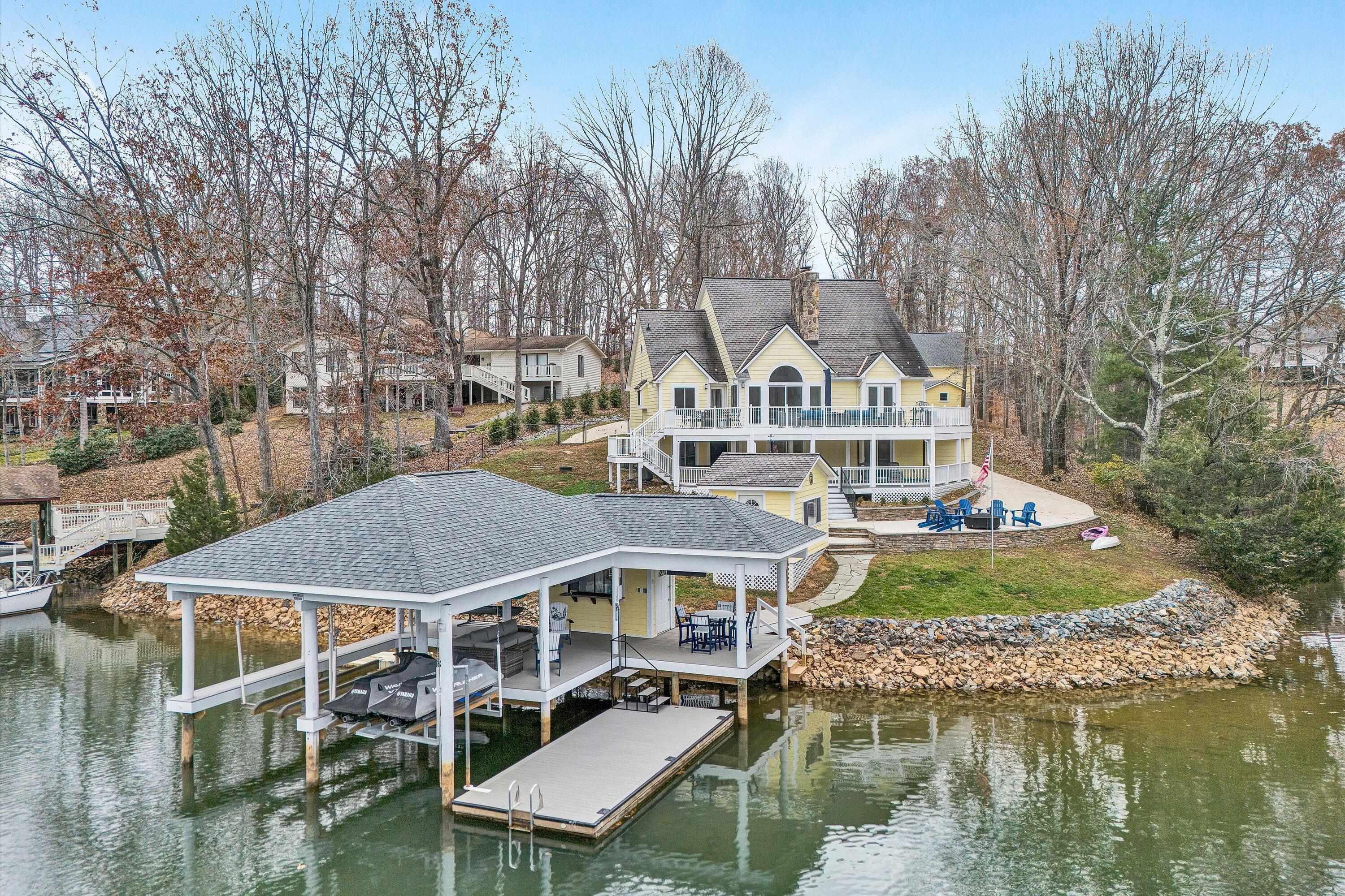 Wirtz, Virginia, 24184, United States, 5 Bedrooms Bedrooms, ,4 BathroomsBathrooms,Residential,Active,2032425