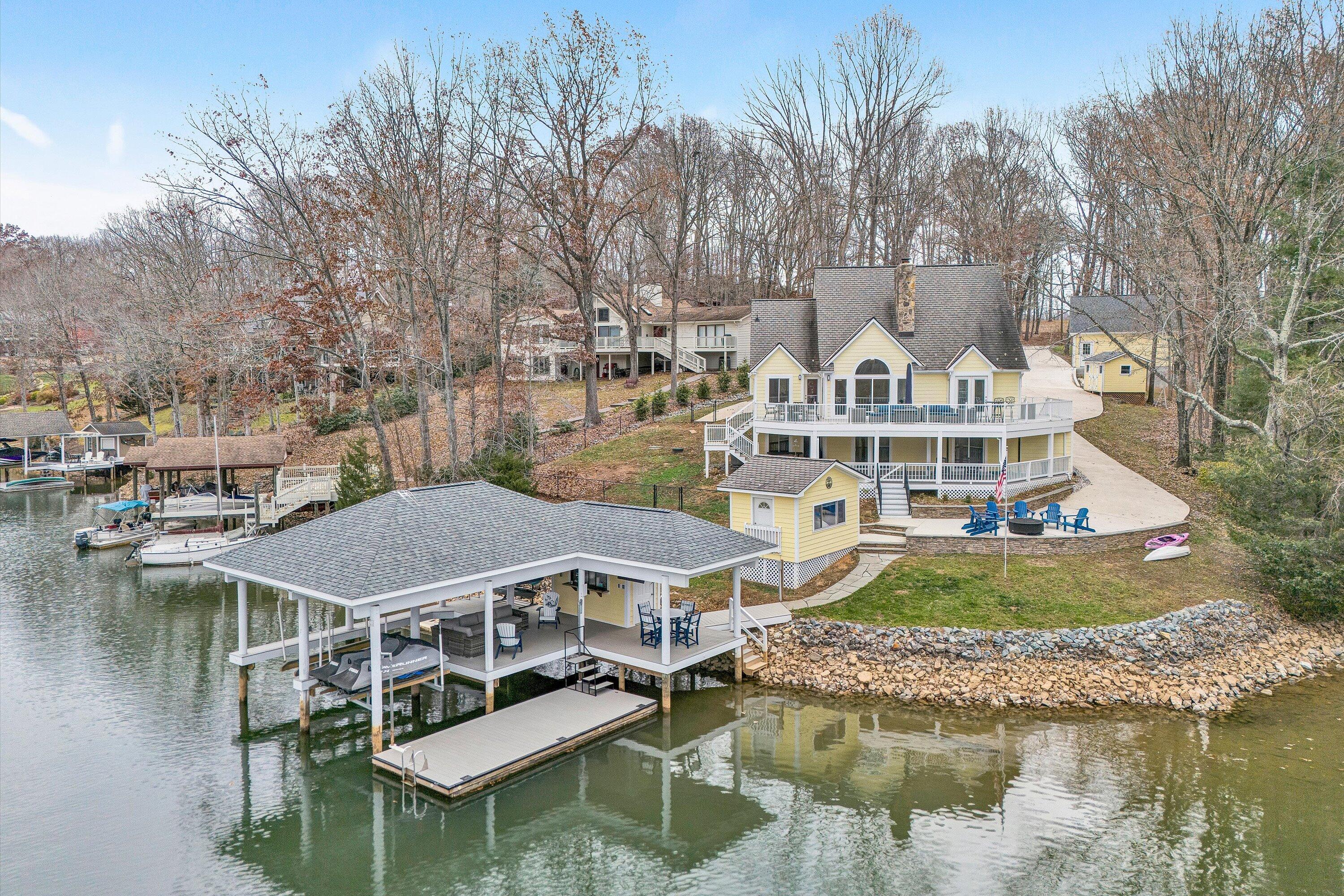 Wirtz, Virginia, 24184, United States, 5 Bedrooms Bedrooms, ,4 BathroomsBathrooms,Residential,Active,2032425