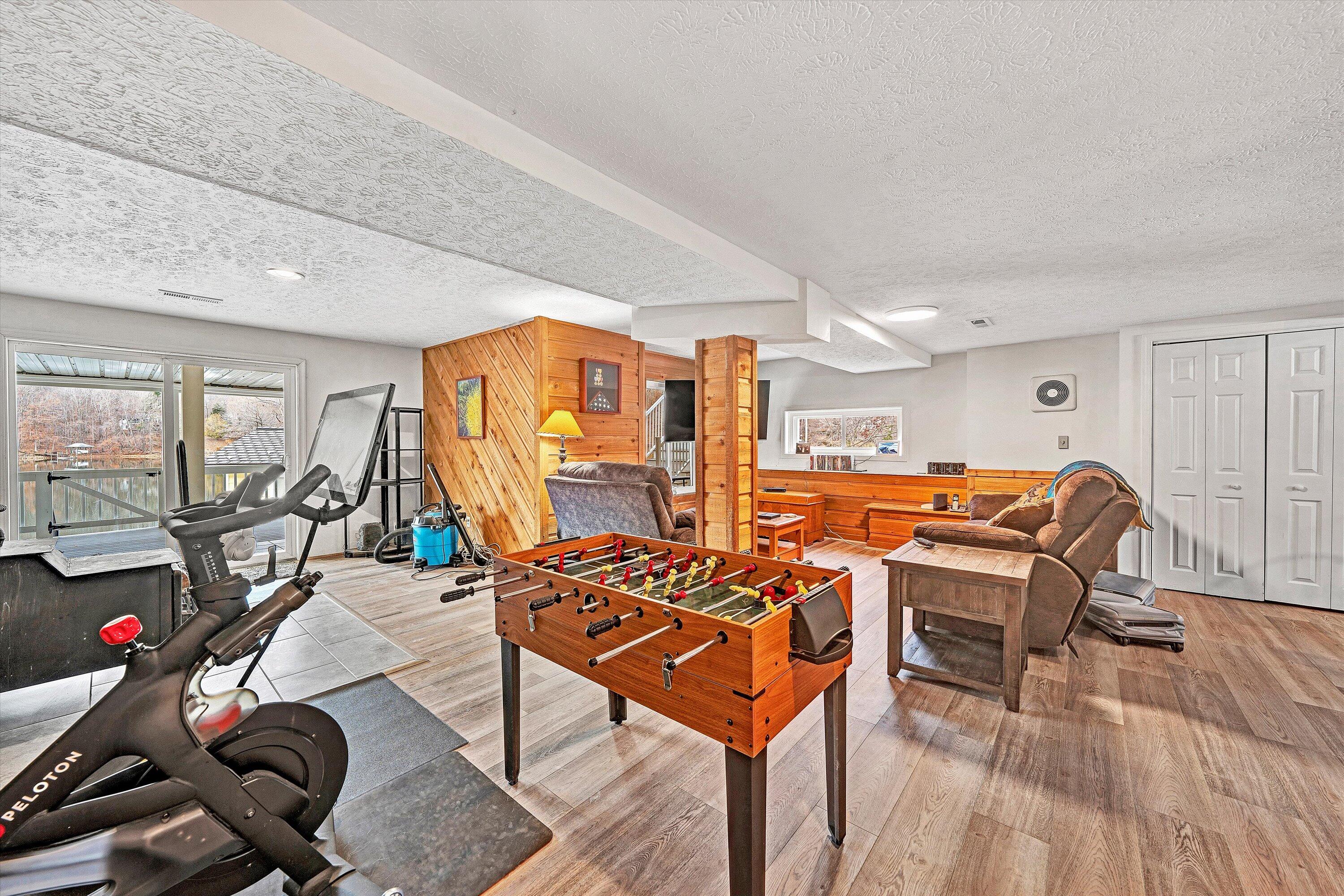 Wirtz, Virginia, 24184, United States, 5 Bedrooms Bedrooms, ,4 BathroomsBathrooms,Residential,Active,2032425