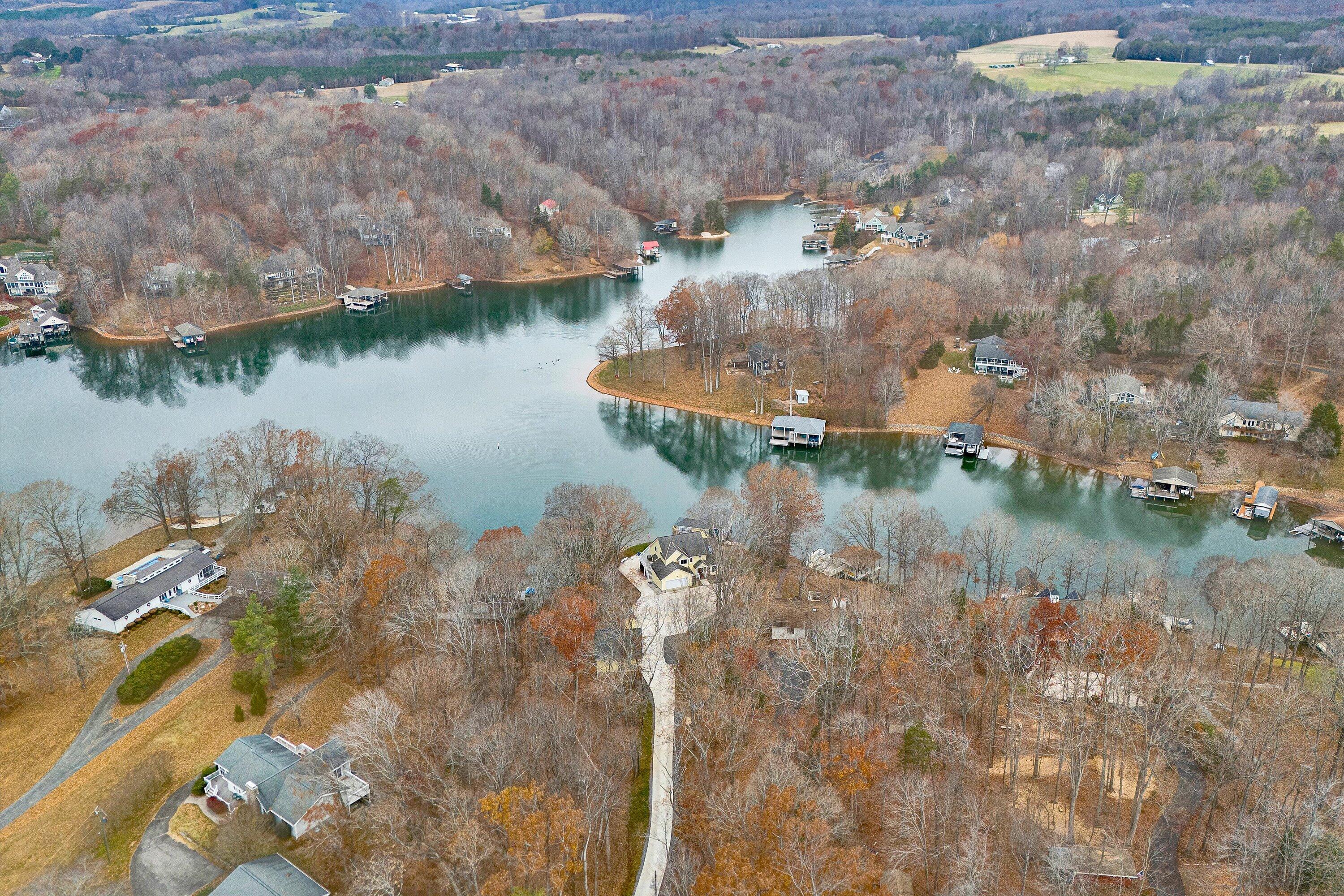 Wirtz, Virginia, 24184, United States, 5 Bedrooms Bedrooms, ,4 BathroomsBathrooms,Residential,Active,2032425