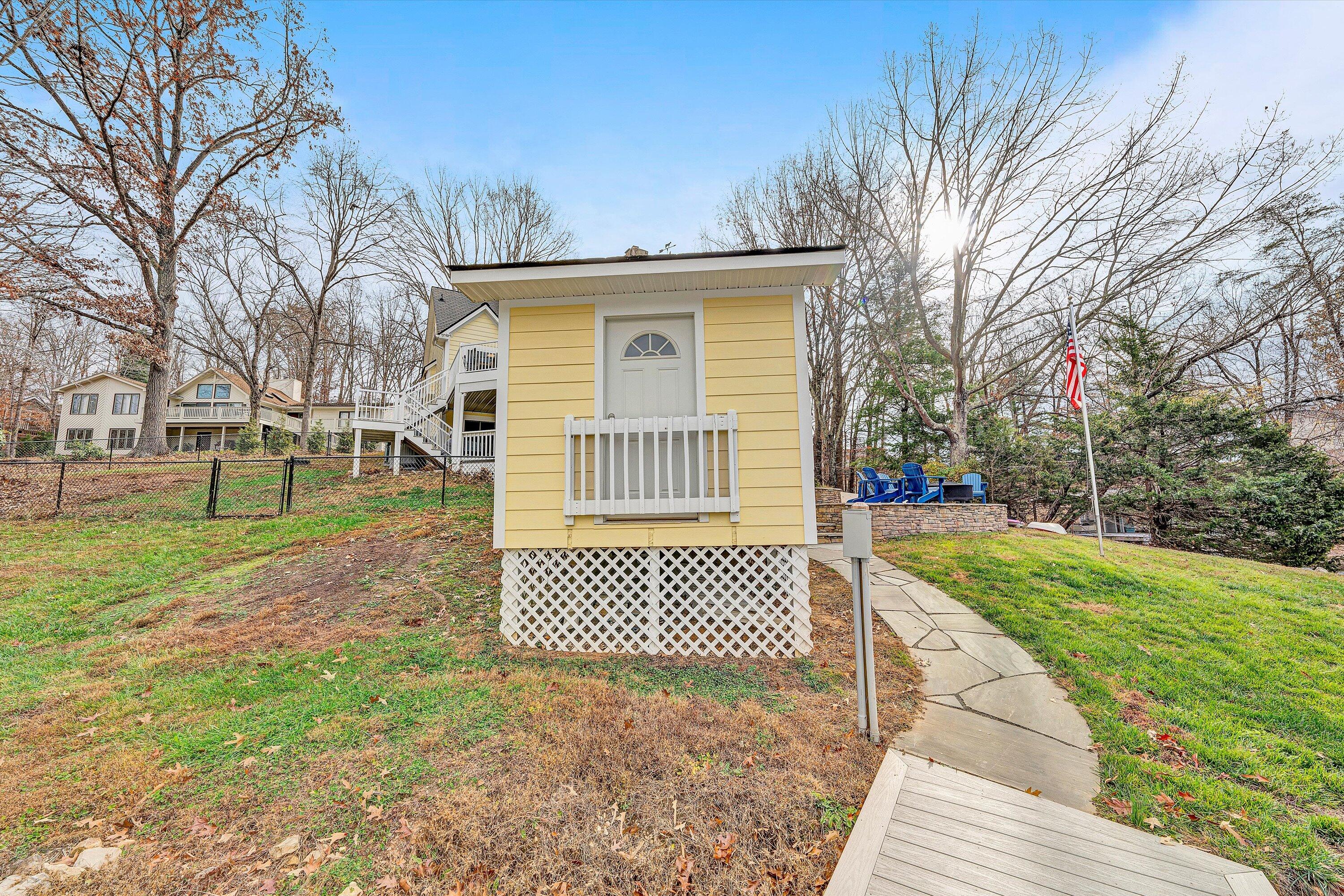 Wirtz, Virginia, 24184, United States, 5 Bedrooms Bedrooms, ,4 BathroomsBathrooms,Residential,Active,2032425