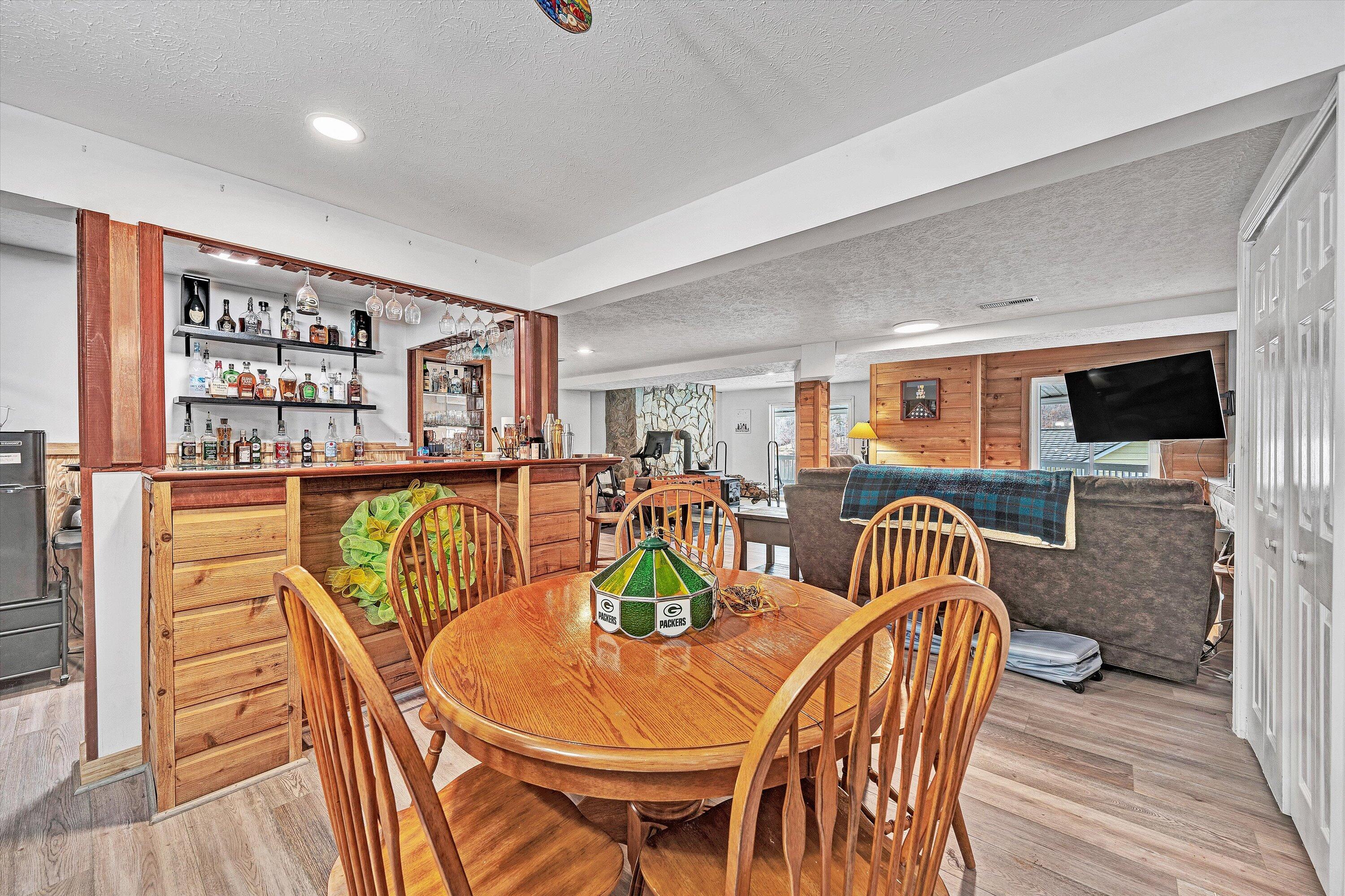 Wirtz, Virginia, 24184, United States, 5 Bedrooms Bedrooms, ,4 BathroomsBathrooms,Residential,Active,2032425
