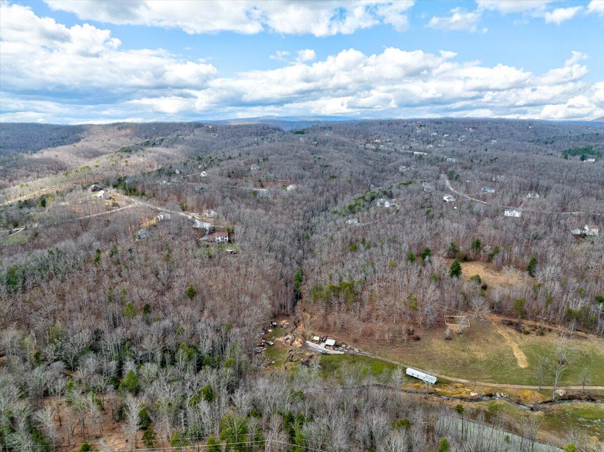 Hidden Valley Dr, Blacksburg, Virginia image 8