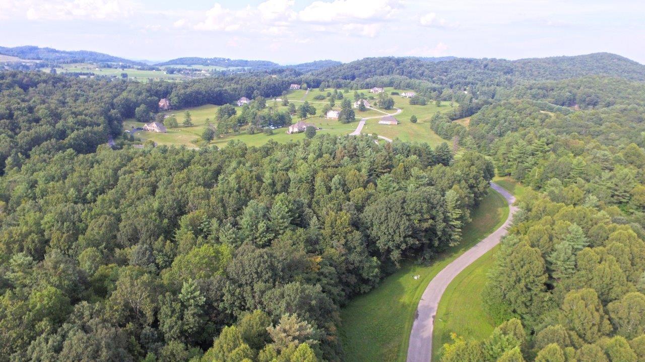 244 Cobble Ln, Bent Mountain, Virginia image 8