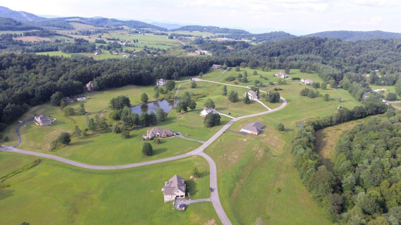 244 Cobble Ln, Bent Mountain, Virginia image 3