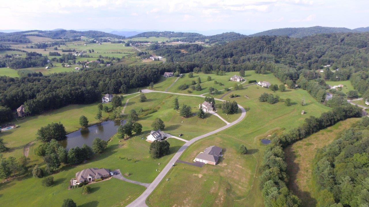 244 Cobble Ln, Bent Mountain, Virginia image 2
