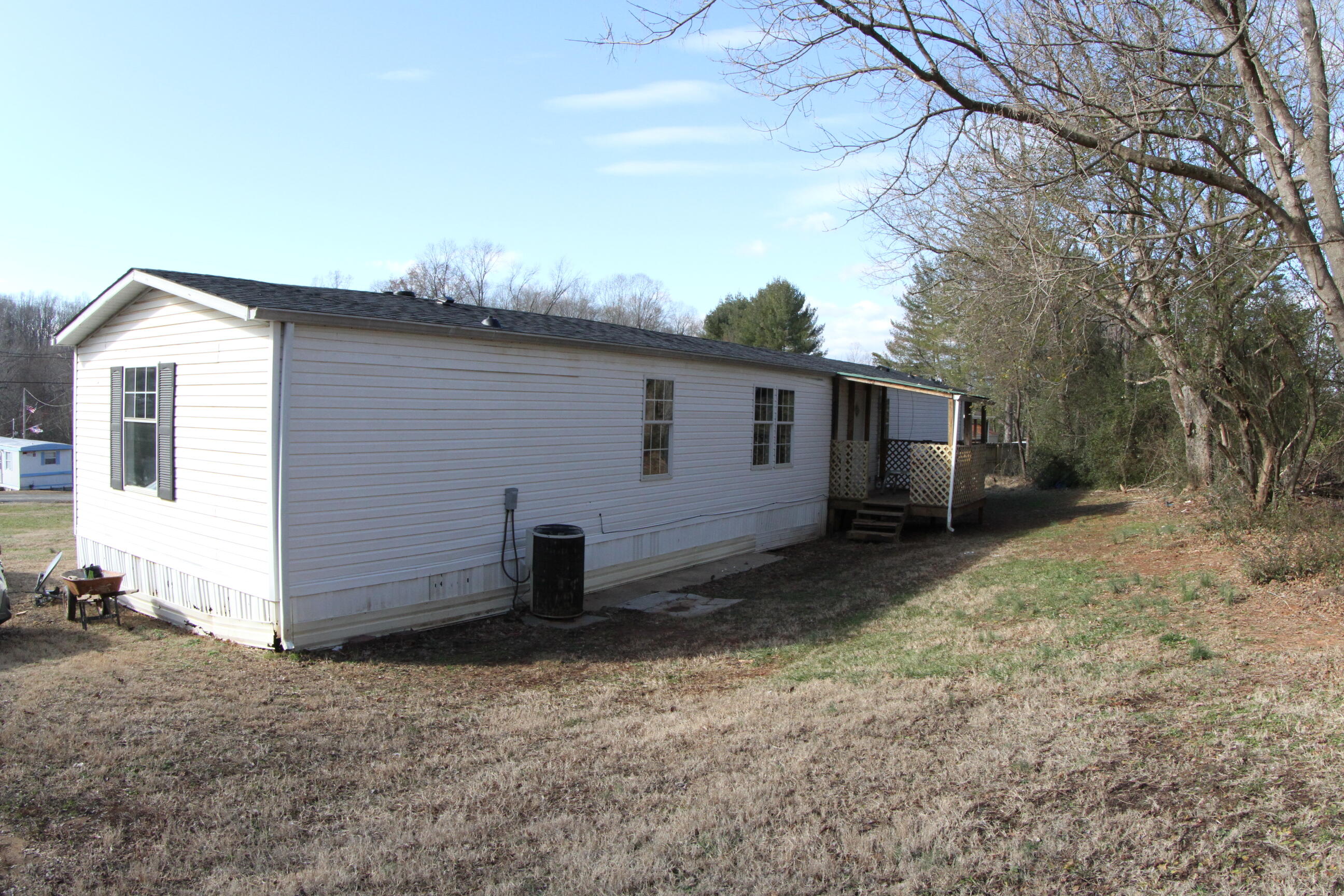 287 Tyree Cir, Madison Heights, Virginia image 2