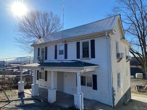 Homes For Sale - 1806 Centre Ave<br/> Roanoke, VA 24017