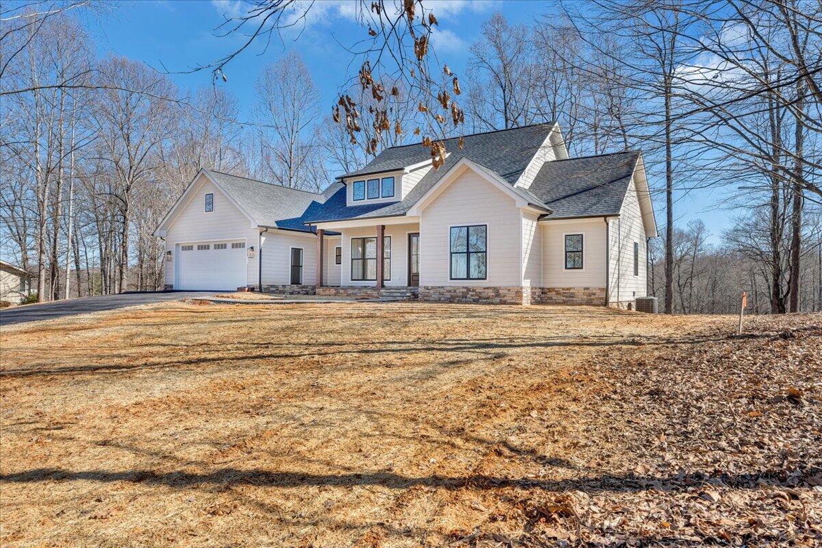 560 Back Nine Dr, Moneta, Virginia image 4