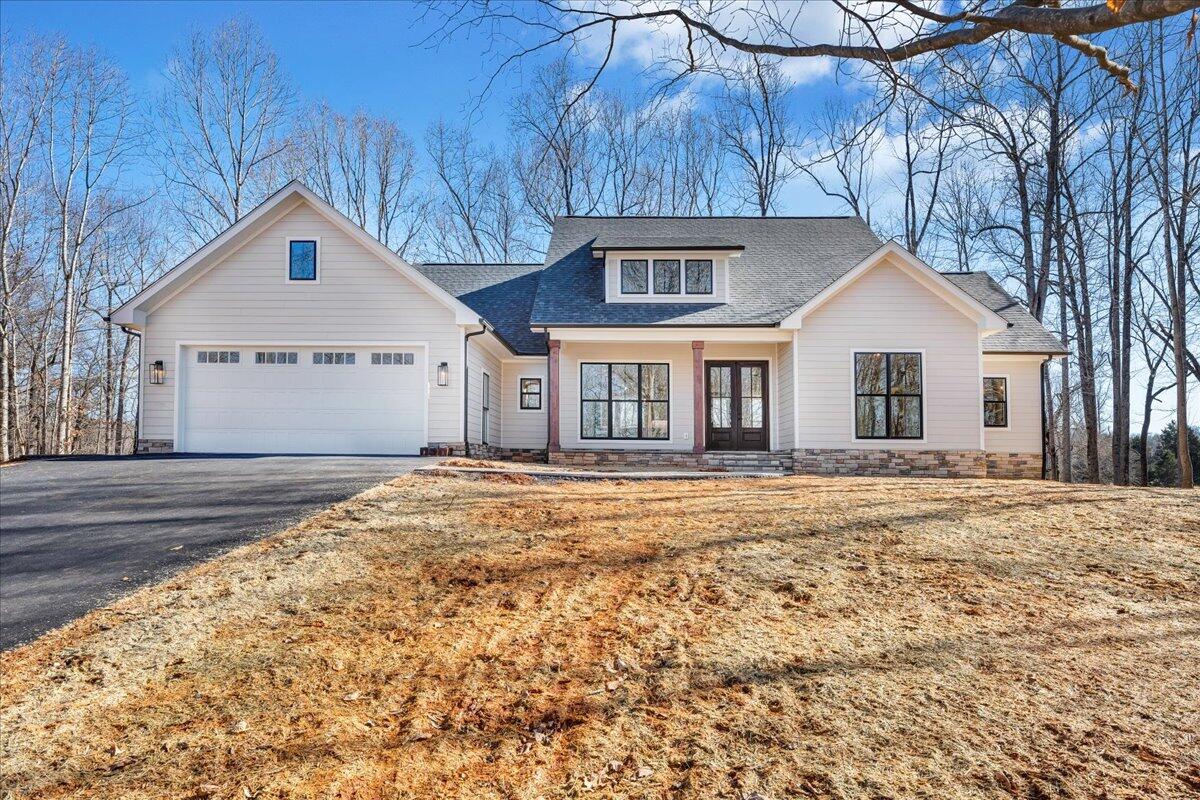 560 Back Nine Dr, Moneta, Virginia image 1