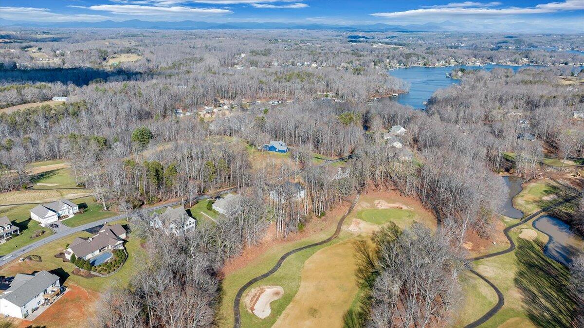 560 Back Nine Dr, Moneta, Virginia image 14