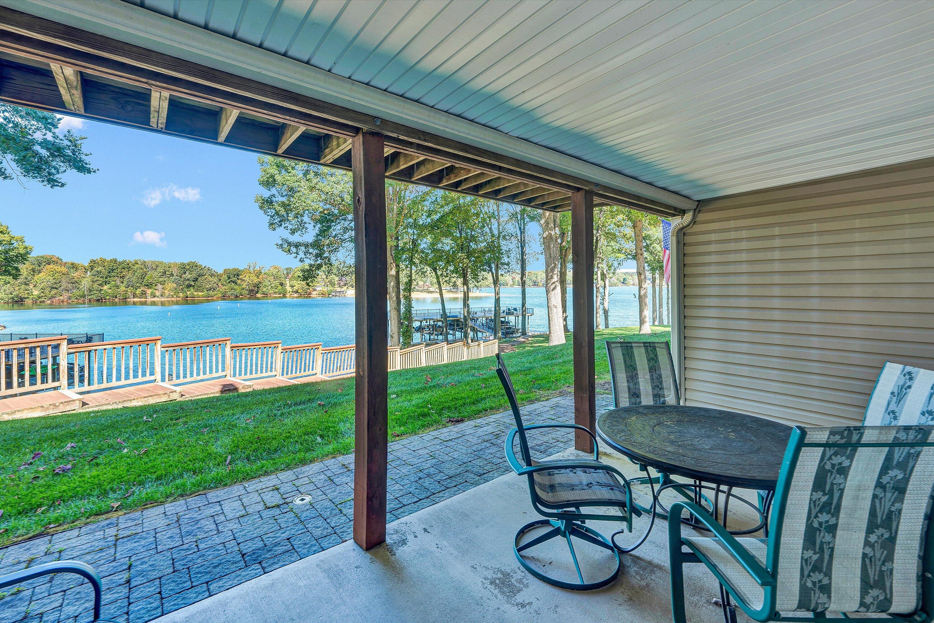 Moneta, Virginia 24121, United States, 3 Bedrooms Bedrooms, ,4 BathroomsBathrooms,Residential,Active,228033