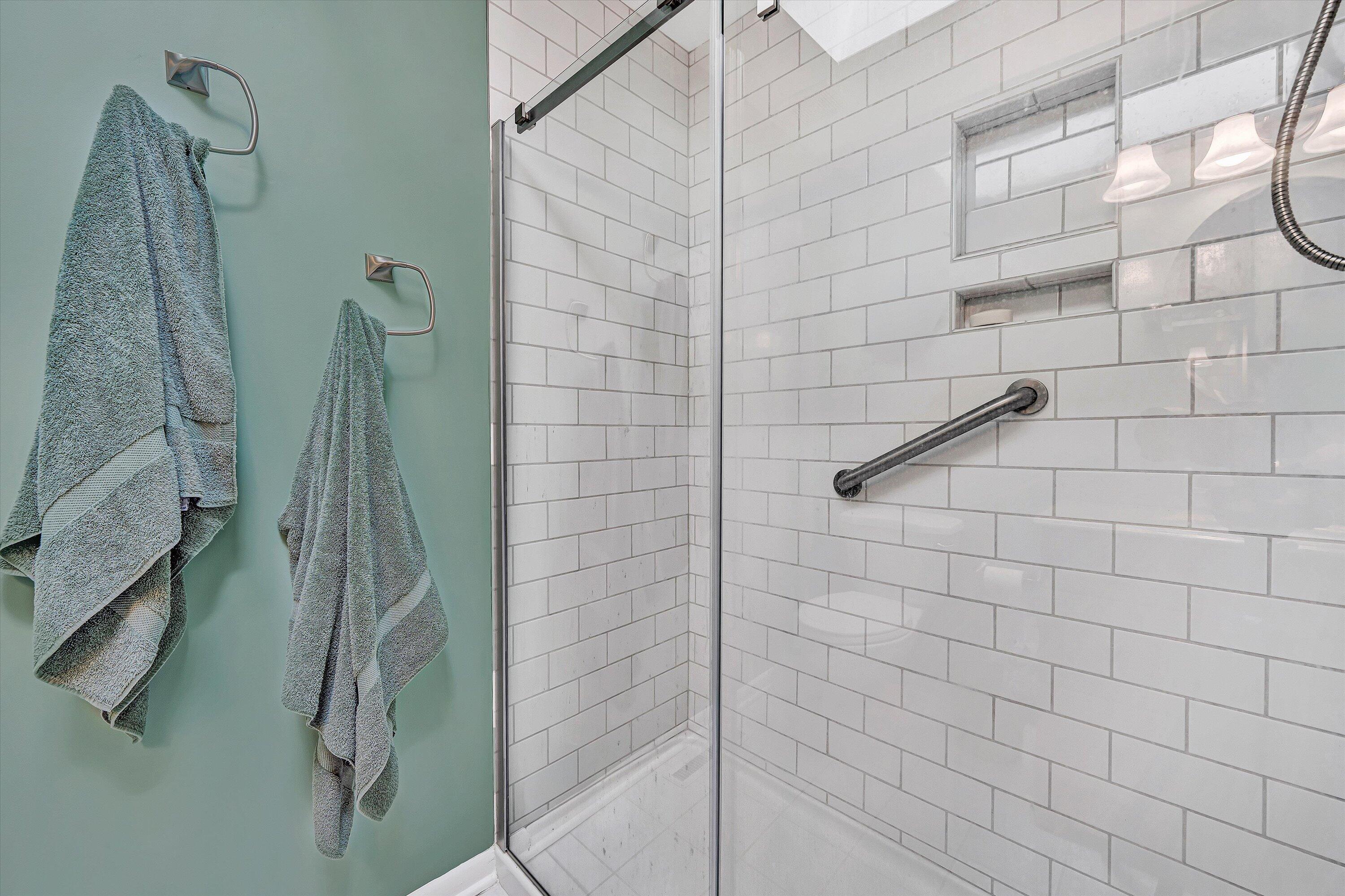 Moneta, Virginia 24121, United States, 3 Bedrooms Bedrooms, ,4 BathroomsBathrooms,Residential,Active,228033