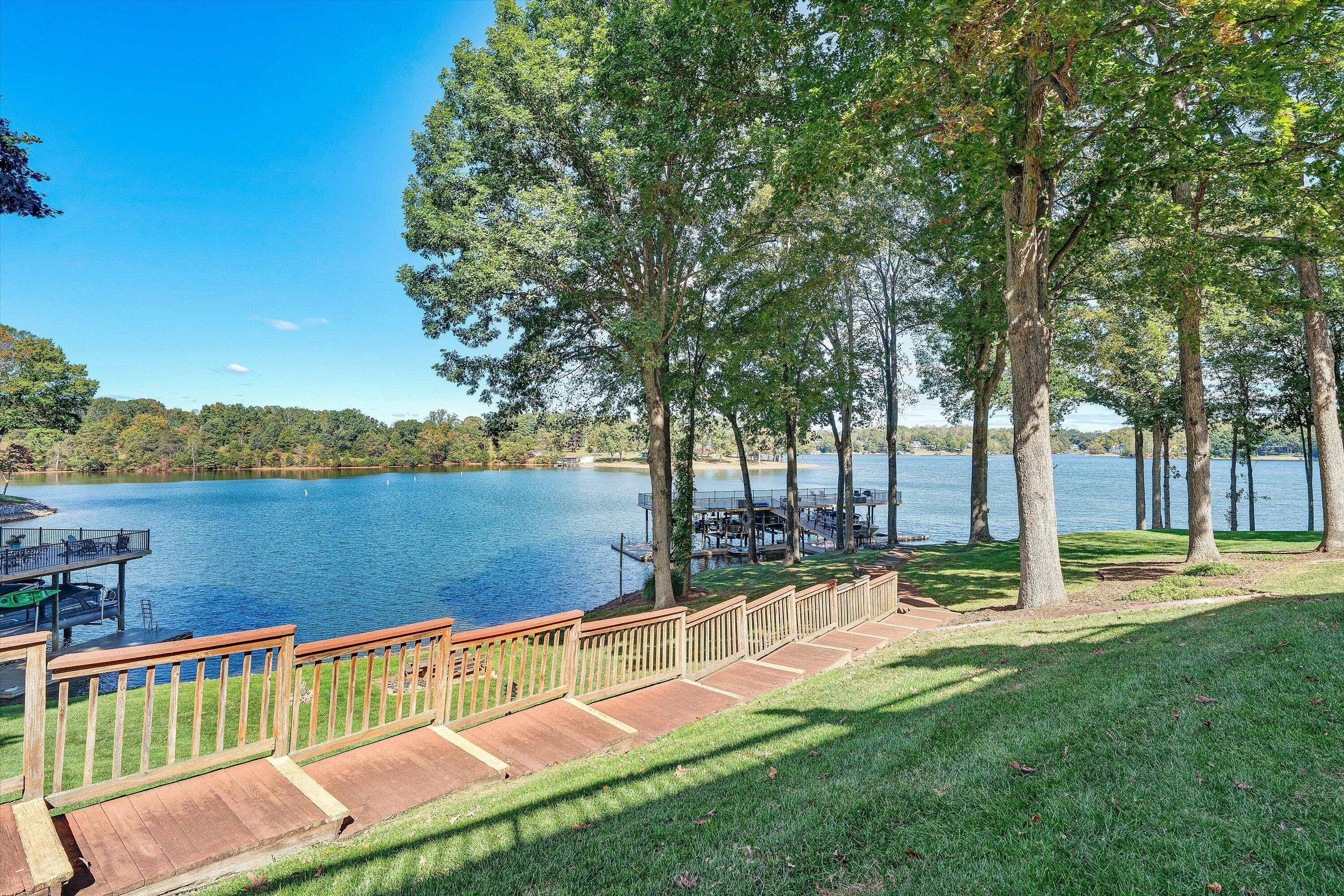 Moneta, Virginia 24121, United States, 3 Bedrooms Bedrooms, ,4 BathroomsBathrooms,Residential,Active,228033