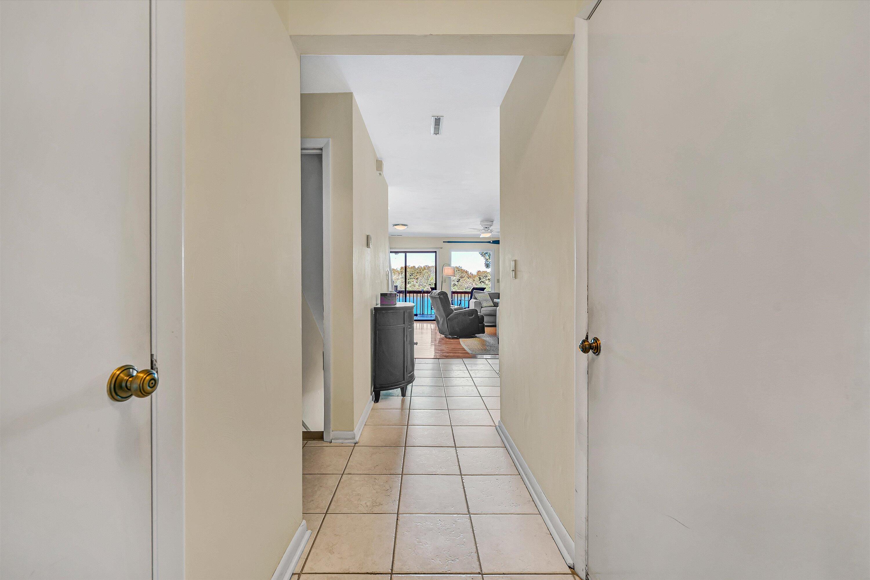 Moneta, Virginia 24121, United States, 3 Bedrooms Bedrooms, ,4 BathroomsBathrooms,Residential,Active,228033