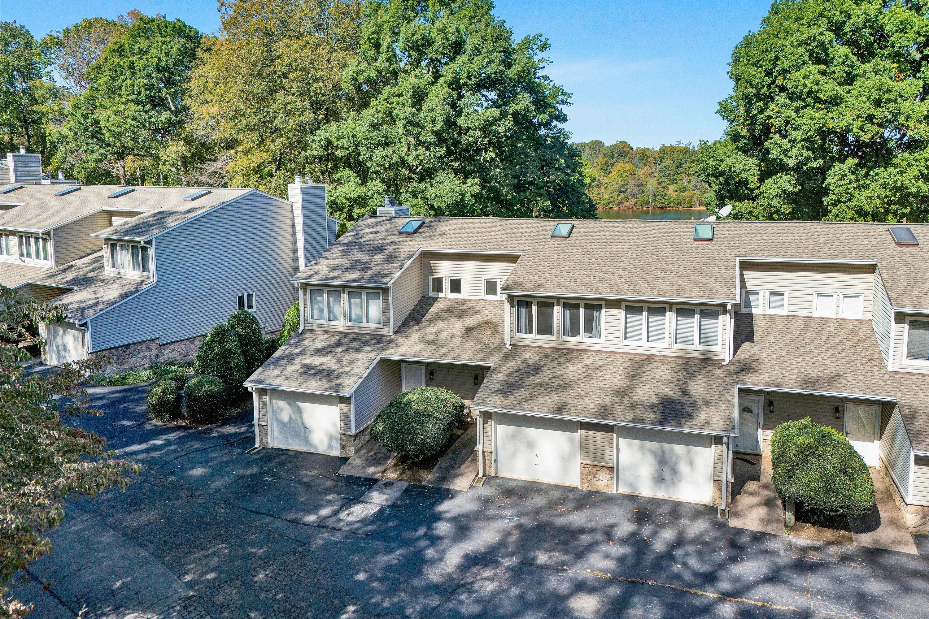 Moneta, Virginia 24121, United States, 3 Bedrooms Bedrooms, ,4 BathroomsBathrooms,Residential,Active,228033