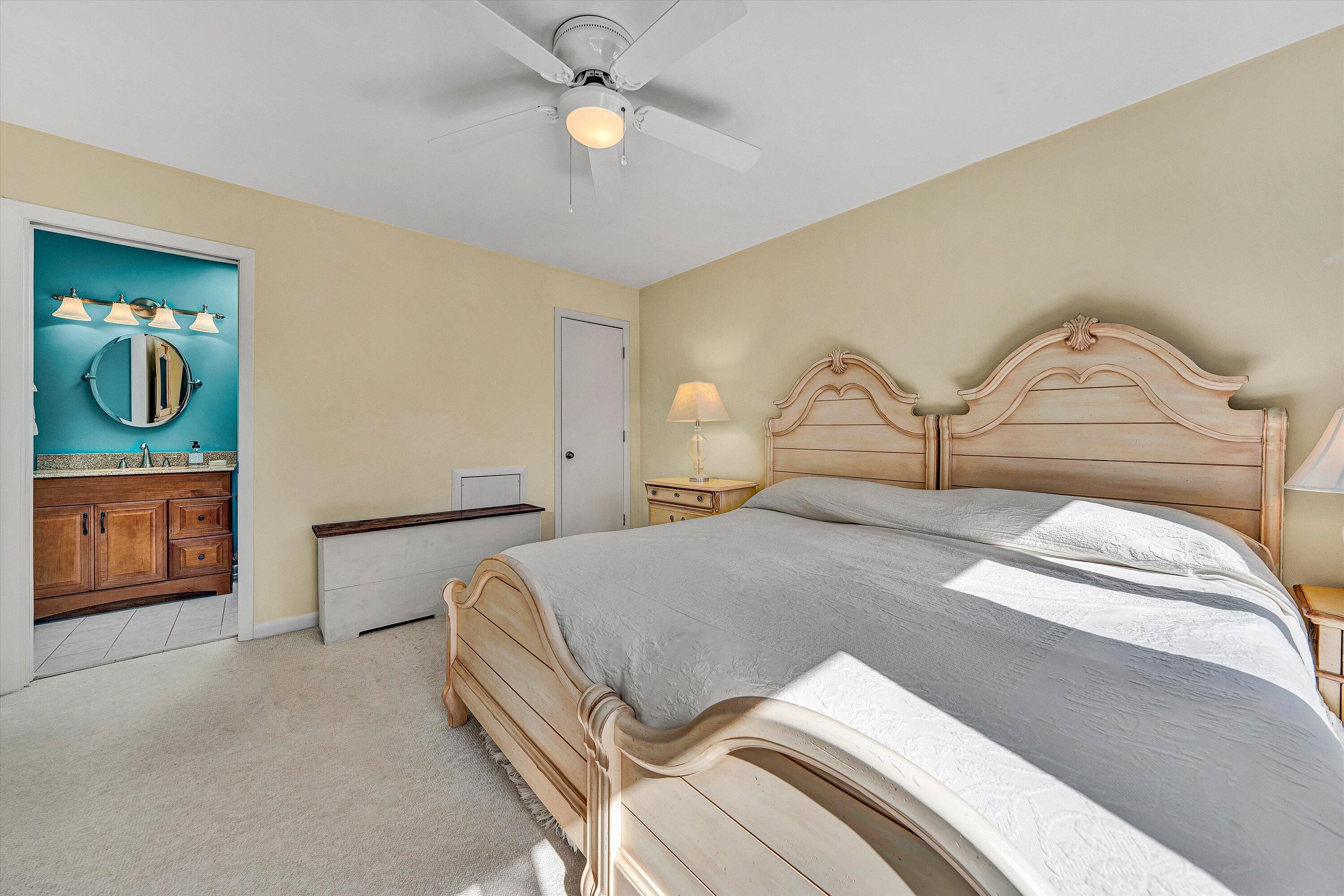 Moneta, Virginia 24121, United States, 3 Bedrooms Bedrooms, ,4 BathroomsBathrooms,Residential,Active,228033