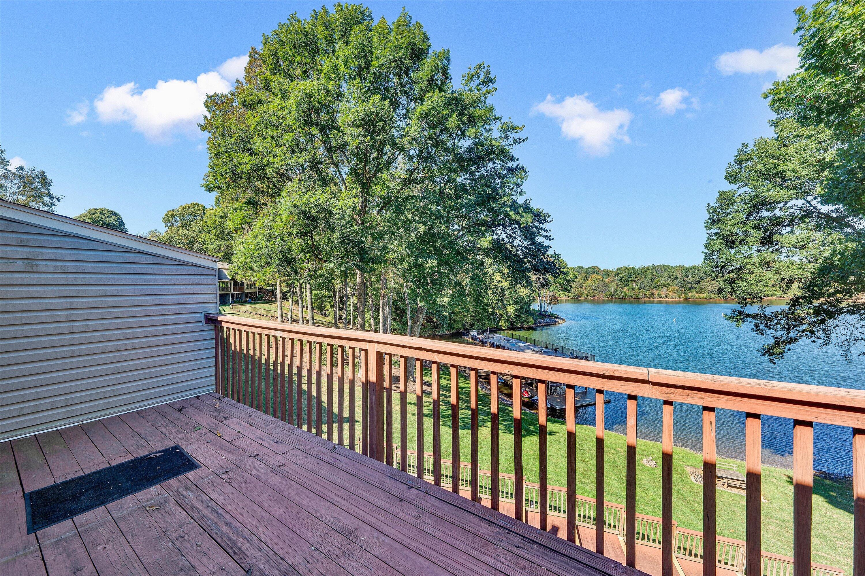 Moneta, Virginia 24121, United States, 3 Bedrooms Bedrooms, ,4 BathroomsBathrooms,Residential,Active,228033