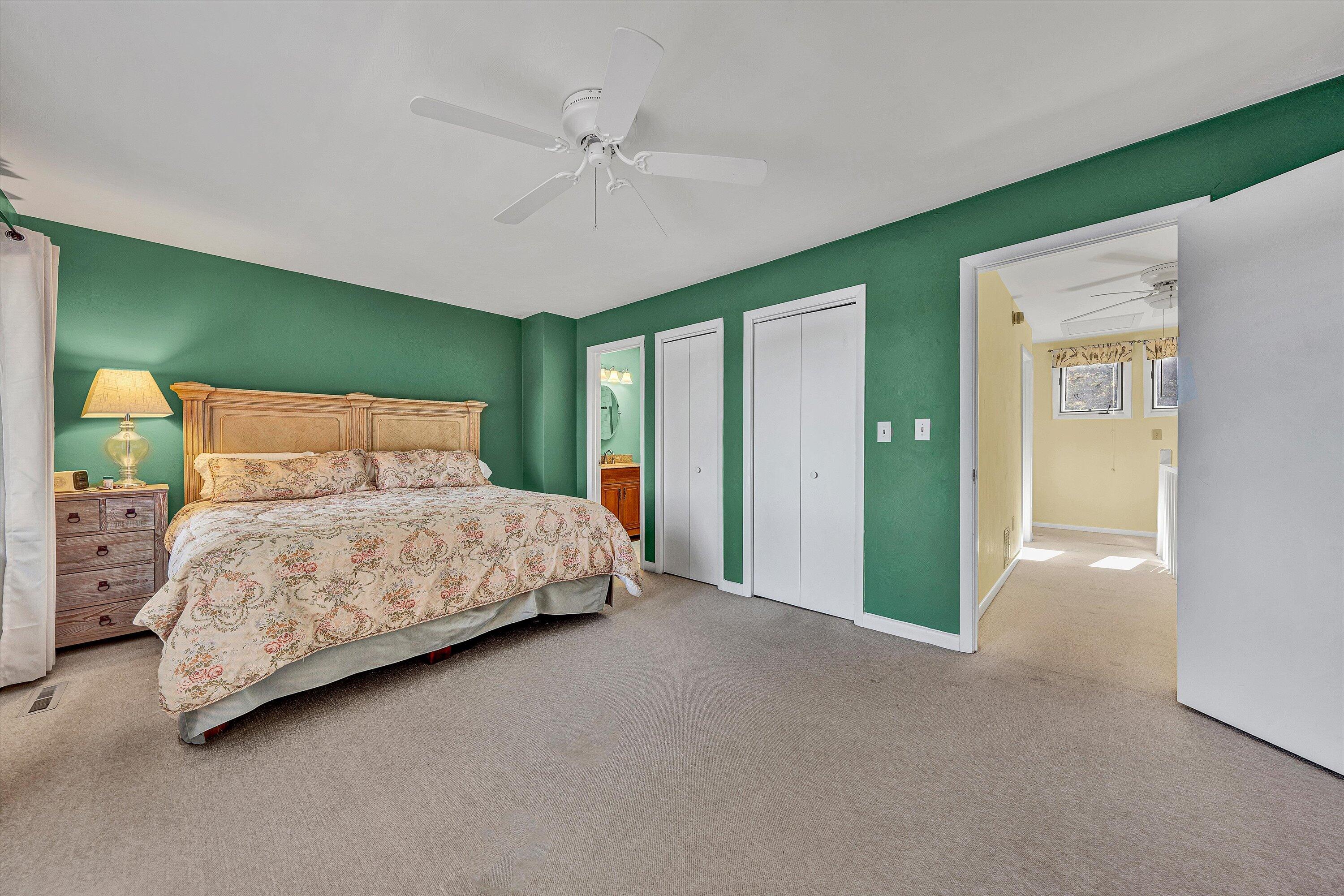 Moneta, Virginia 24121, United States, 3 Bedrooms Bedrooms, ,4 BathroomsBathrooms,Residential,Active,228033