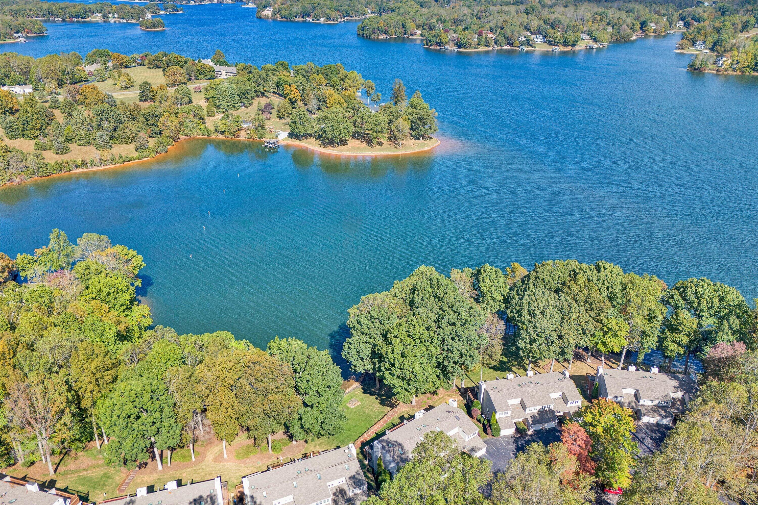 Moneta, Virginia 24121, United States, 3 Bedrooms Bedrooms, ,4 BathroomsBathrooms,Residential,Active,228033