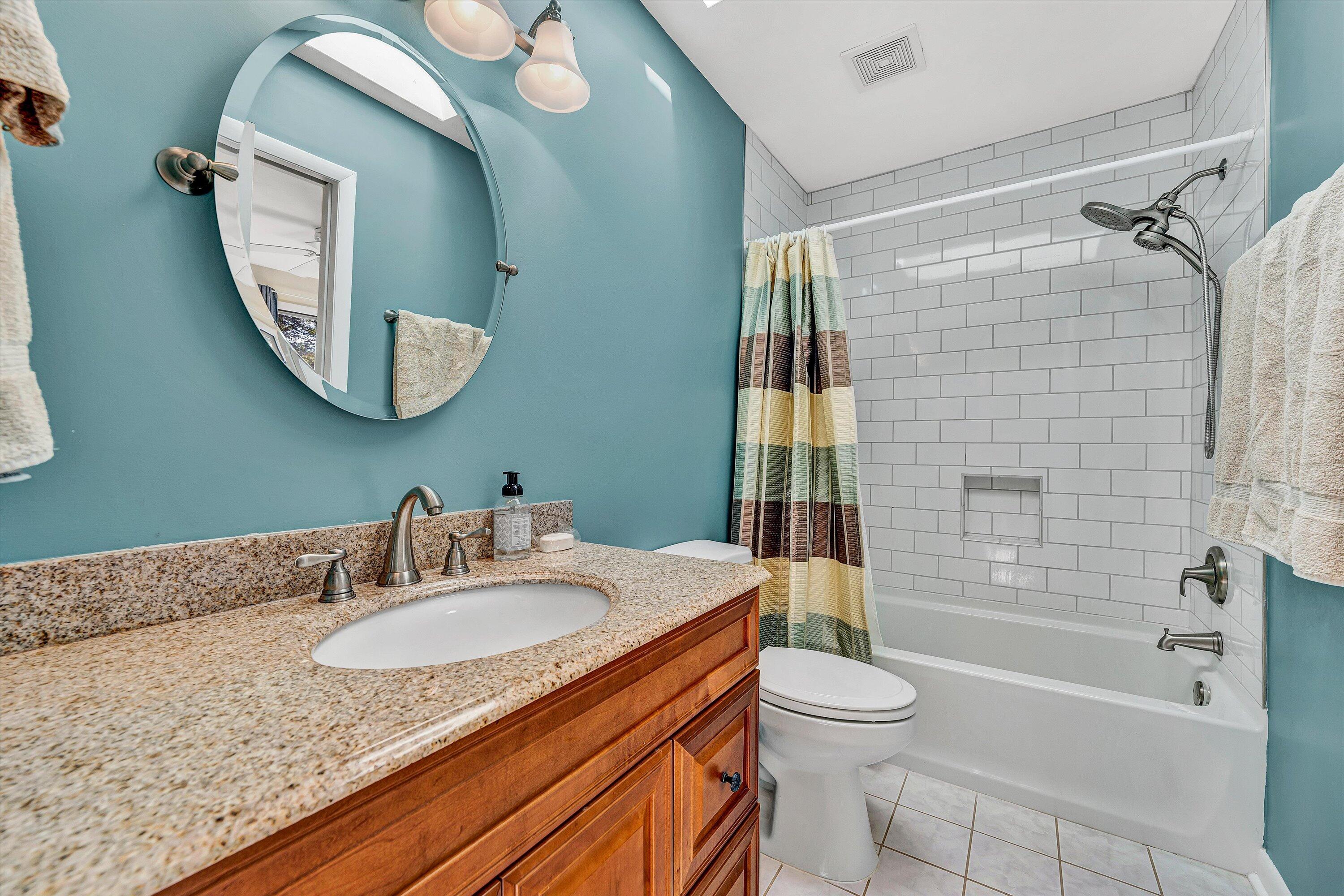 Moneta, Virginia 24121, United States, 3 Bedrooms Bedrooms, ,4 BathroomsBathrooms,Residential,Active,228033