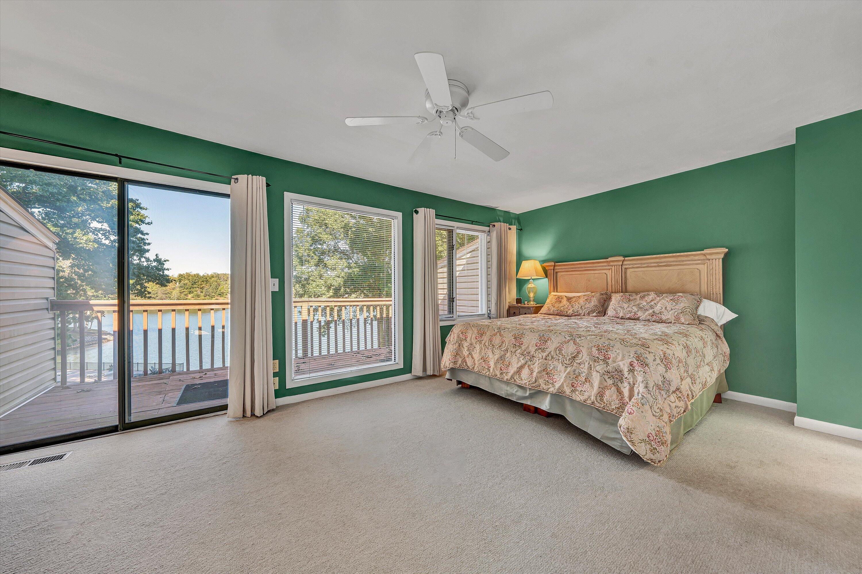 Moneta, Virginia 24121, United States, 3 Bedrooms Bedrooms, ,4 BathroomsBathrooms,Residential,Active,228033