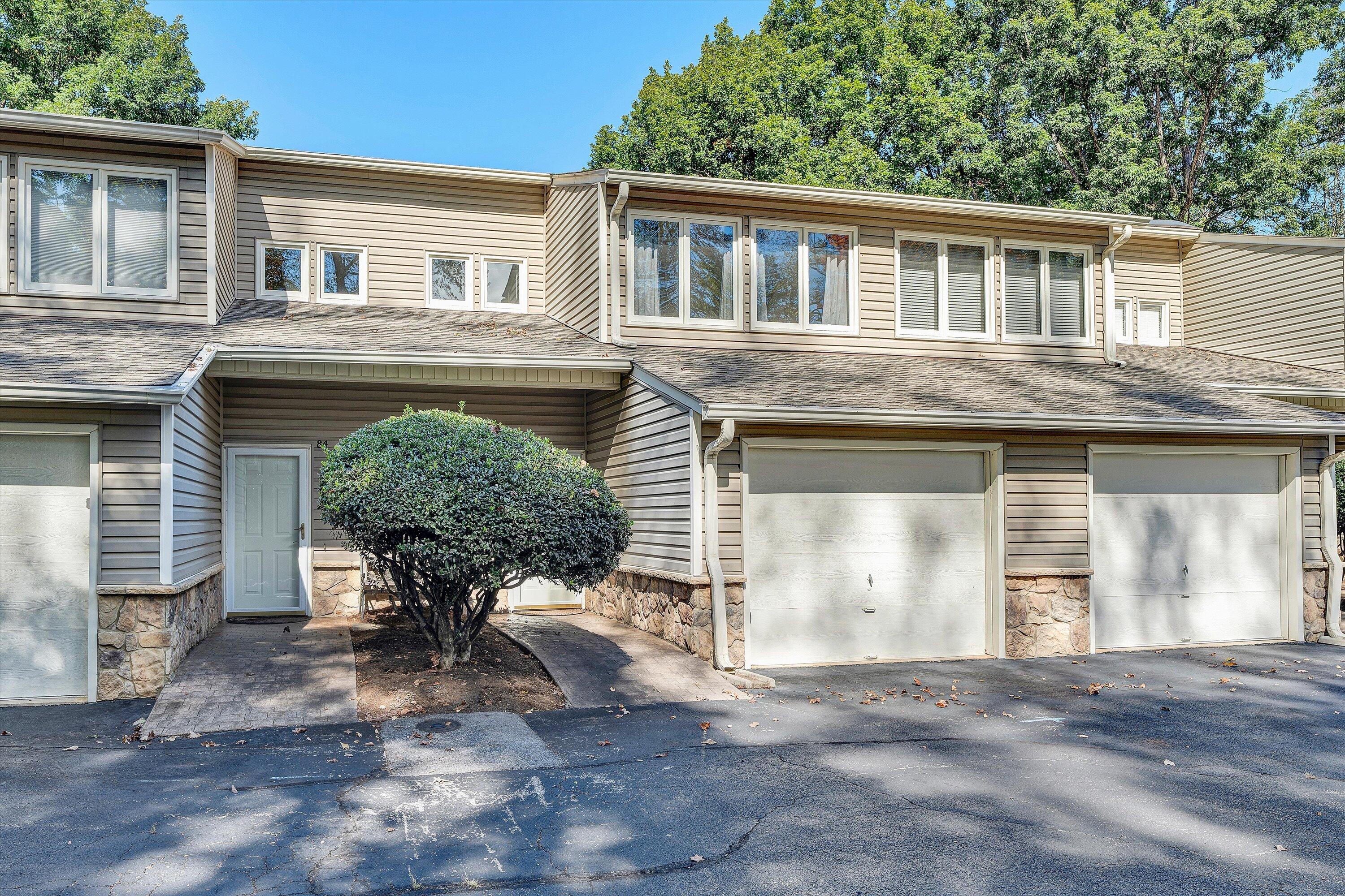 Moneta, Virginia 24121, United States, 3 Bedrooms Bedrooms, ,4 BathroomsBathrooms,Residential,Active,228033