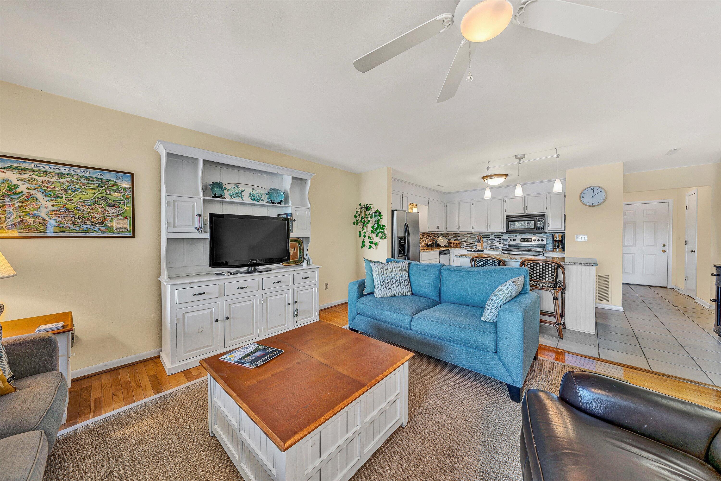 Moneta, Virginia 24121, United States, 3 Bedrooms Bedrooms, ,4 BathroomsBathrooms,Residential,Active,228033