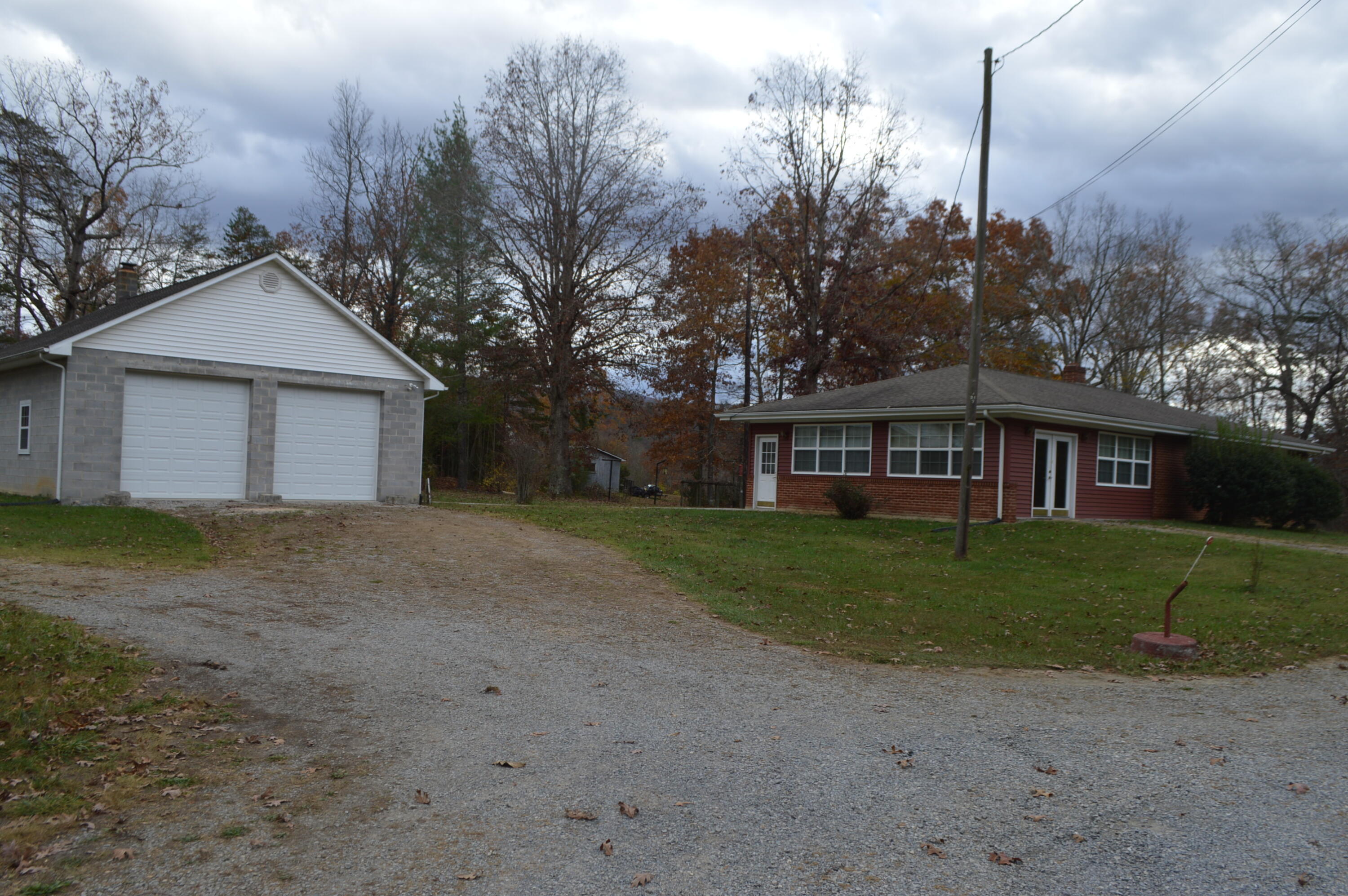 307 Mineral Springs Rd, New Castle, Virginia image 2