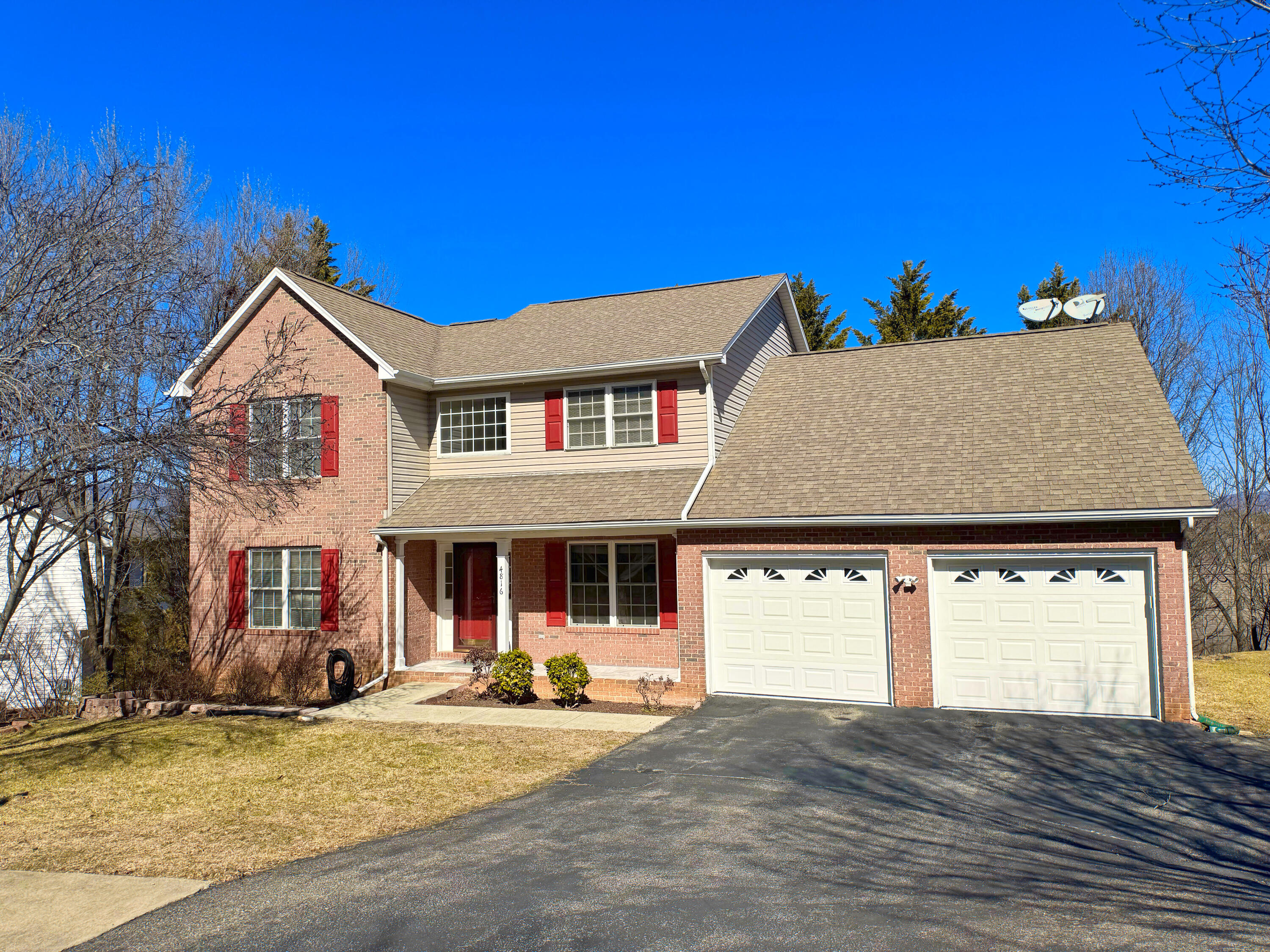 4816 Hickory Hill Dr, Roanoke, Ohio image 1