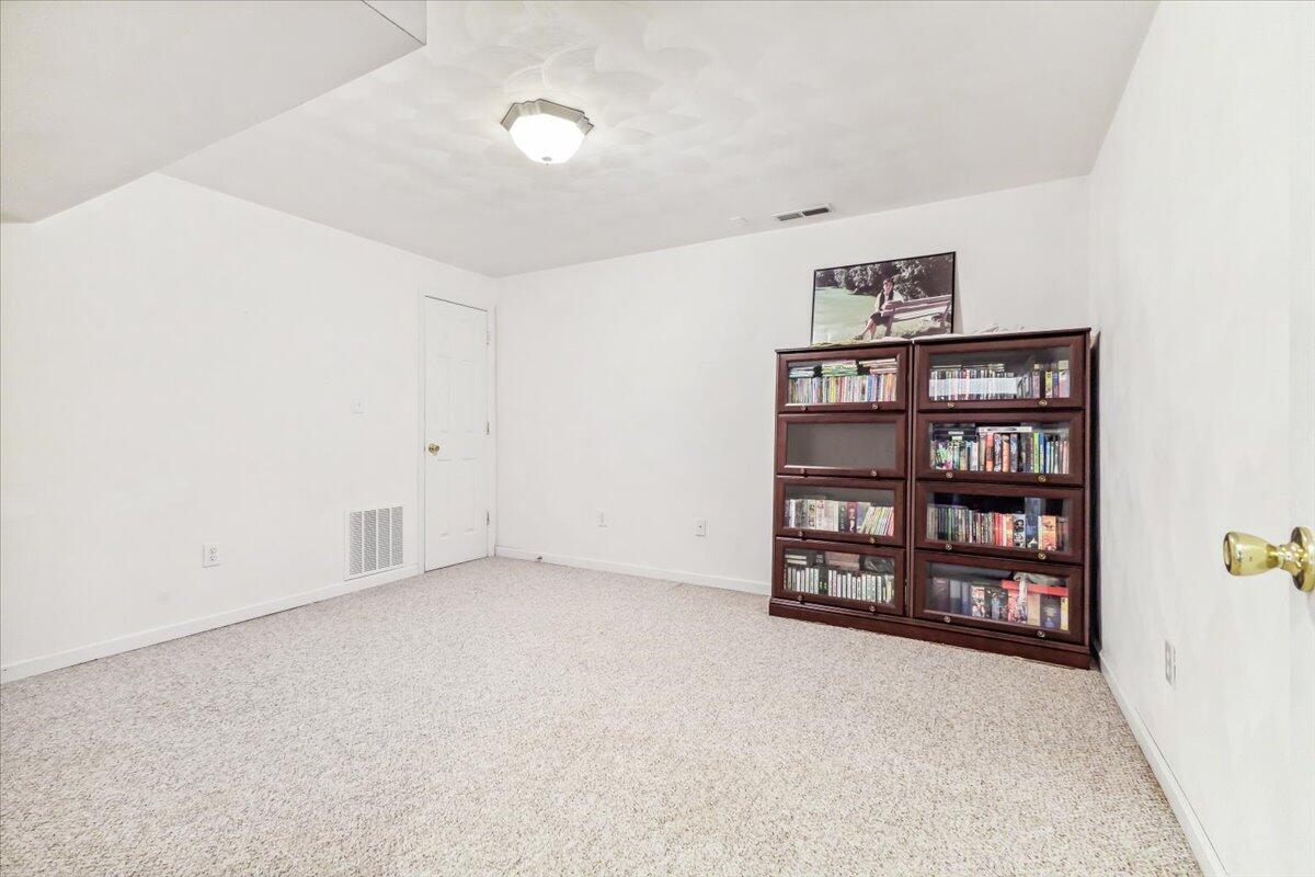 4816 Hickory Hill Dr, Roanoke, Ohio image 39