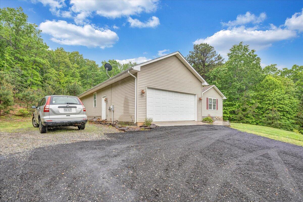 263 White Oak Ln, New Castle, Virginia image 5